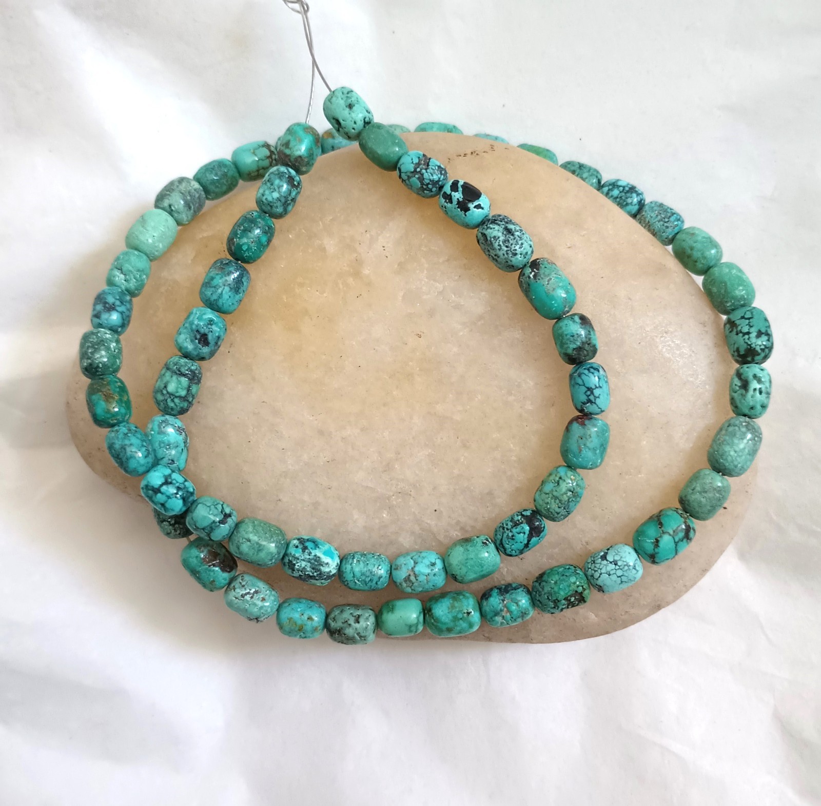OLD STOCK HI-GRADE HUBEI TURQUOISE 5-6 x 7-8MM BARREL BEADS – 17.75″ – 3341E