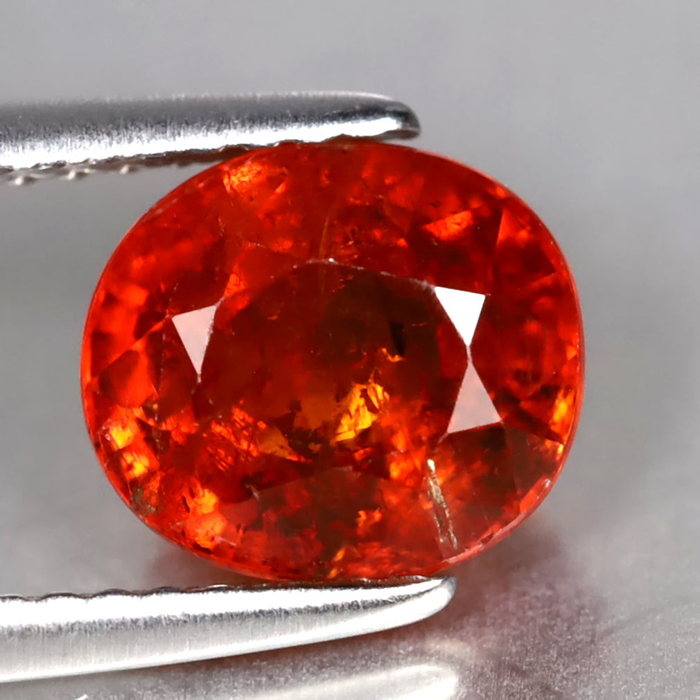 3.21 ct Oval (8.10 x 7.21 mm) Natural Mandarin Fanta Orange Spessartite Garnet