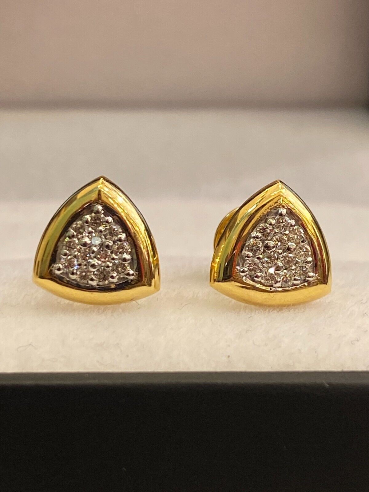 0.27 Cts Round Brilliant Cut Natural Diamonds Stud Earrings In 585 Fine 14K Gold