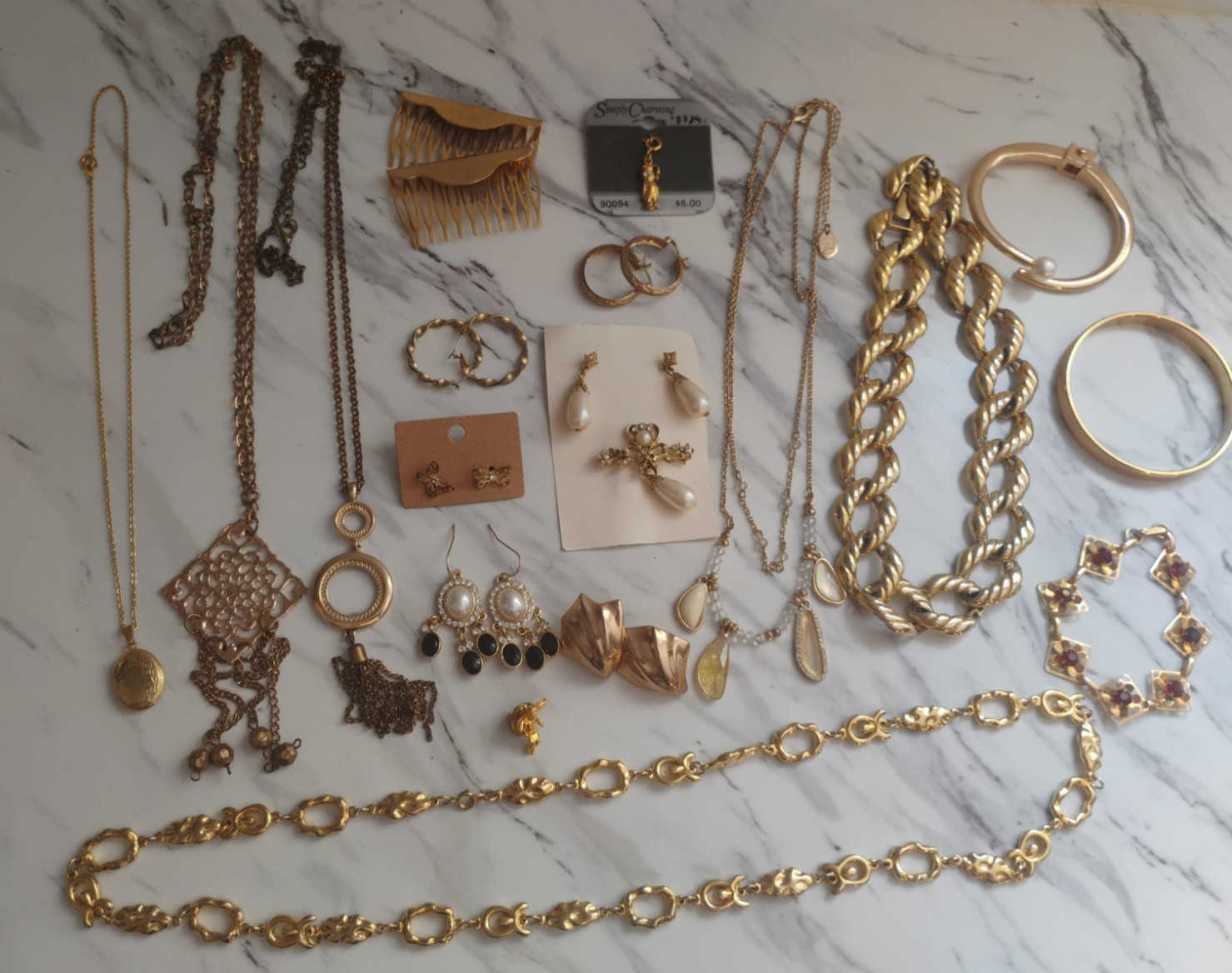 20 Vintage To Now Gold Tone Jewelry Lot Necklaces Bracelets Earrings, Hair Comb