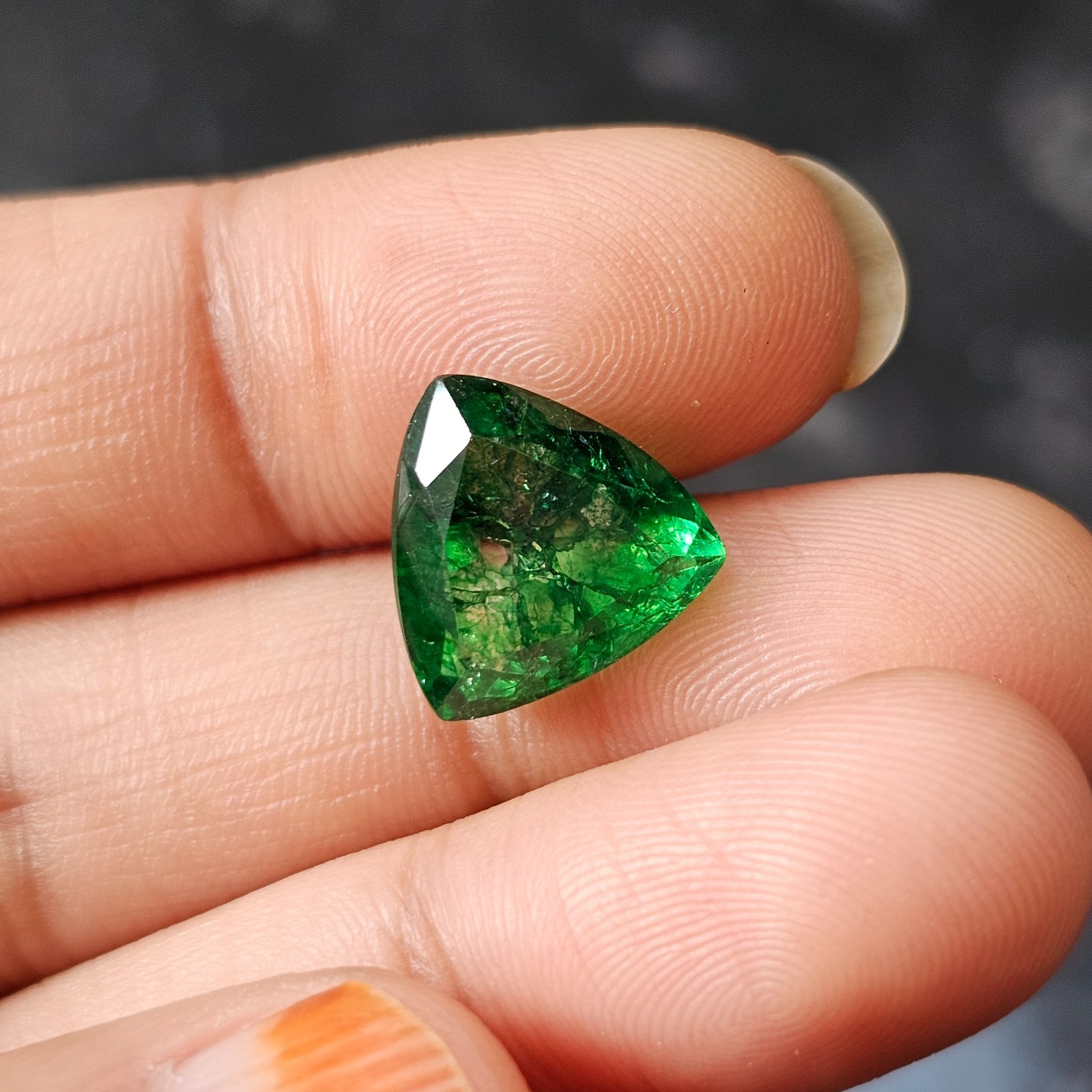 2 pcs AAA Lab Grown Emerald Trillion Cut Gemstone for Jewelry Making