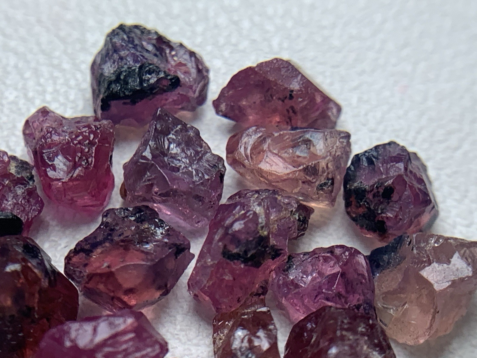 15.10 CRTs Extremely Rare Facet Graf Pink & Blue Color Winza Sapphire Rough Lot