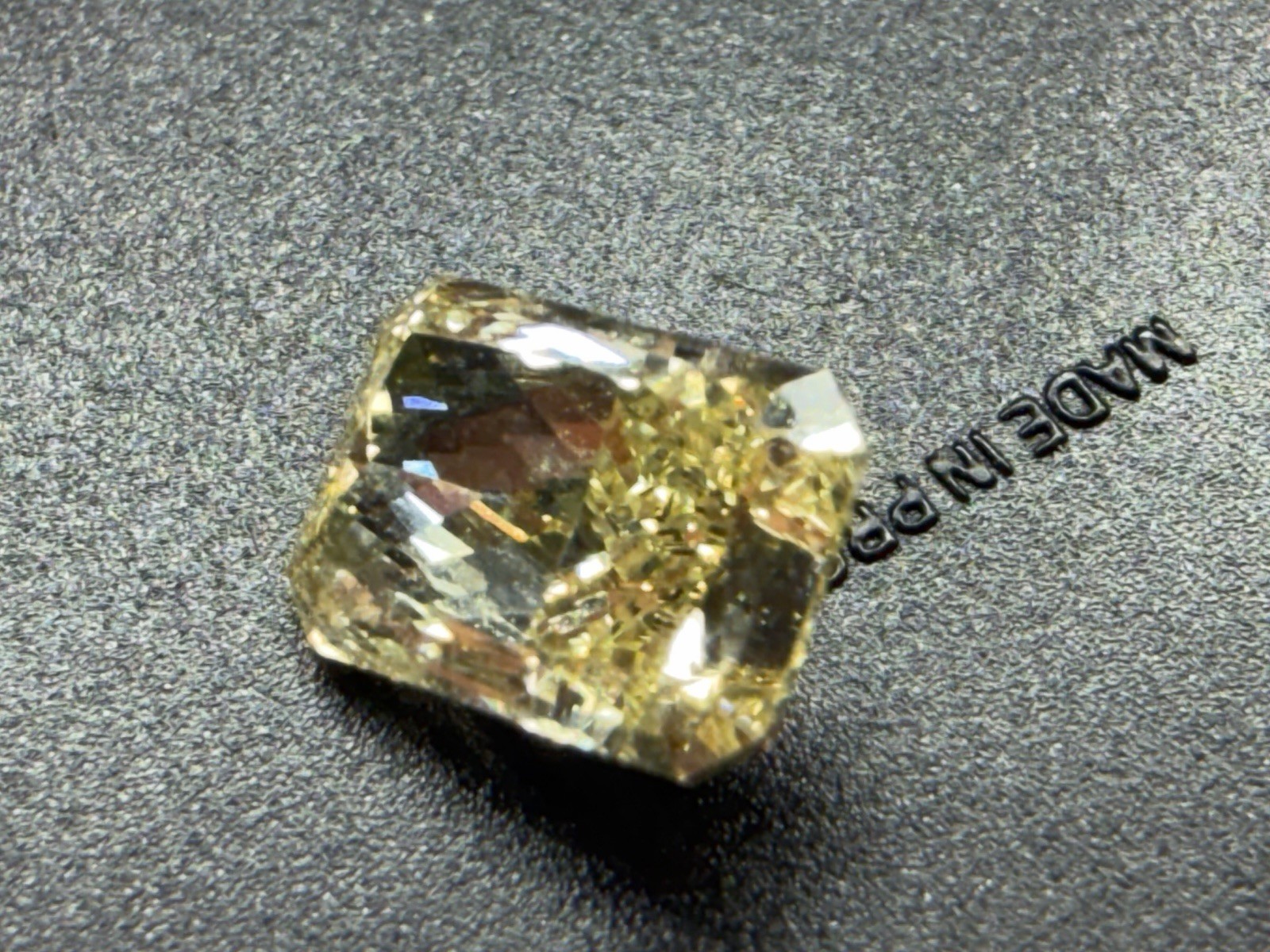 1.02 Carat IGI Certified Vs1 Fancy Intense Yellow Radiant Lab Grown Diamond