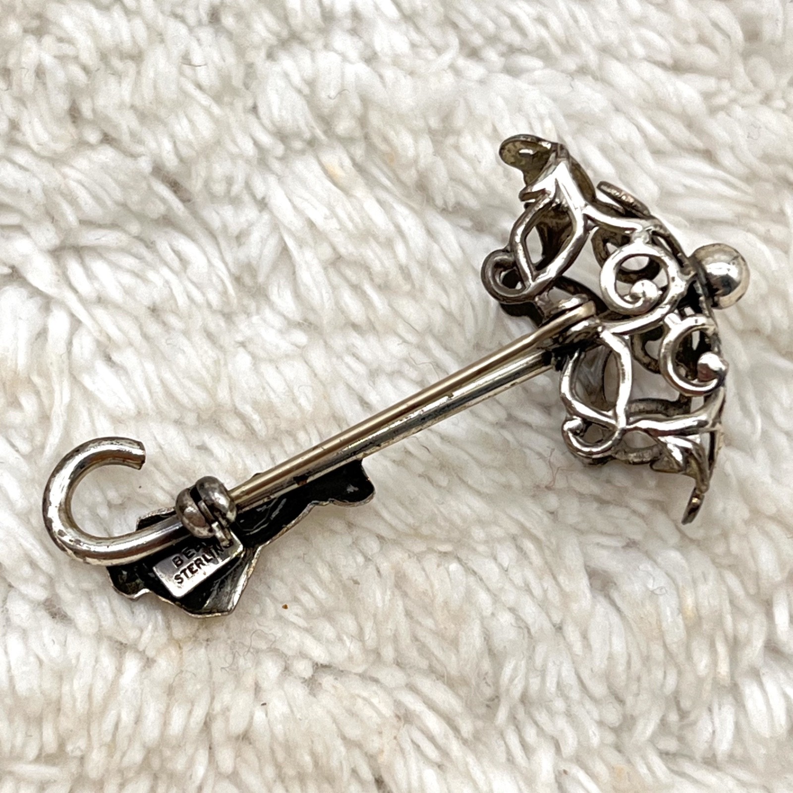 Vintage Beau Sterling Brooch Silver Tone Filigree Umbrella Parasol 3D 5 Grams 2″