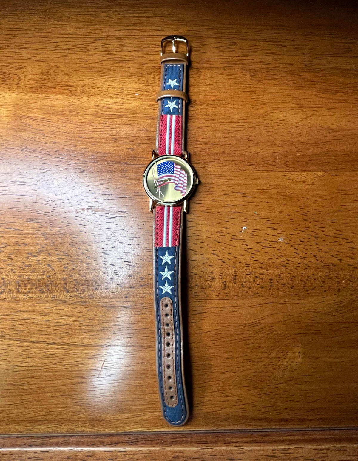 Valdawn USA Flag Dial Quartz Wristwatch Gold Case Red White Blue Leather Strap