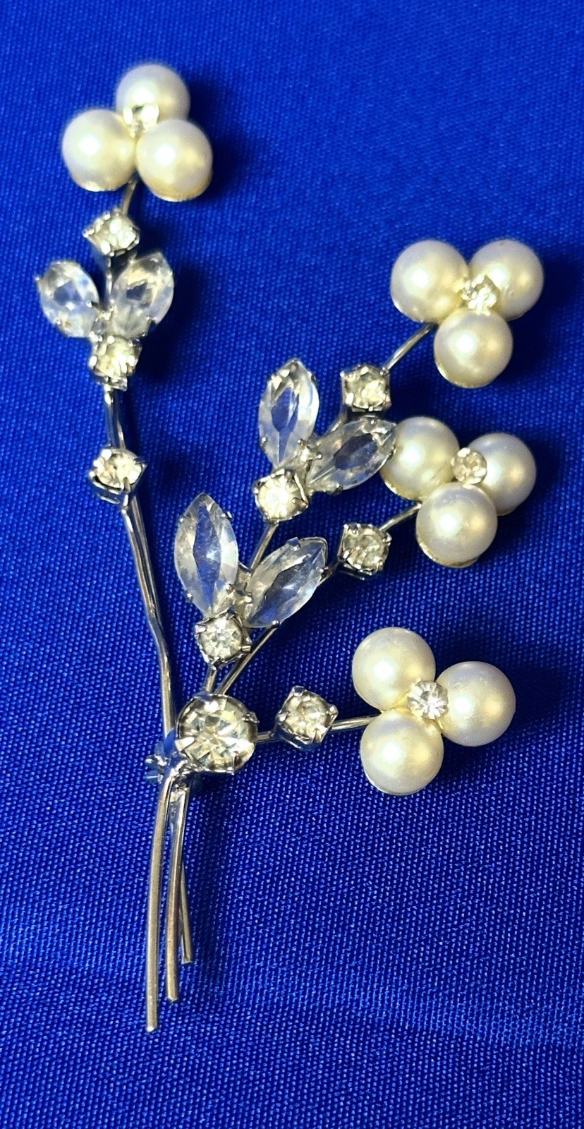 Floral Spray Silver-tone Stems Clear Rhinestones & Faux Pearl Flower Tips Brooch