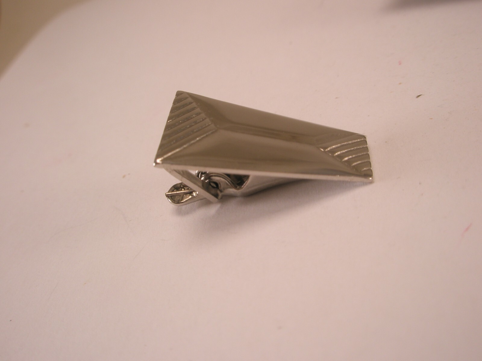7/8″ Wedge Design Silver Tone Vintage TINY SMALL Tie Bar Clip simple quality