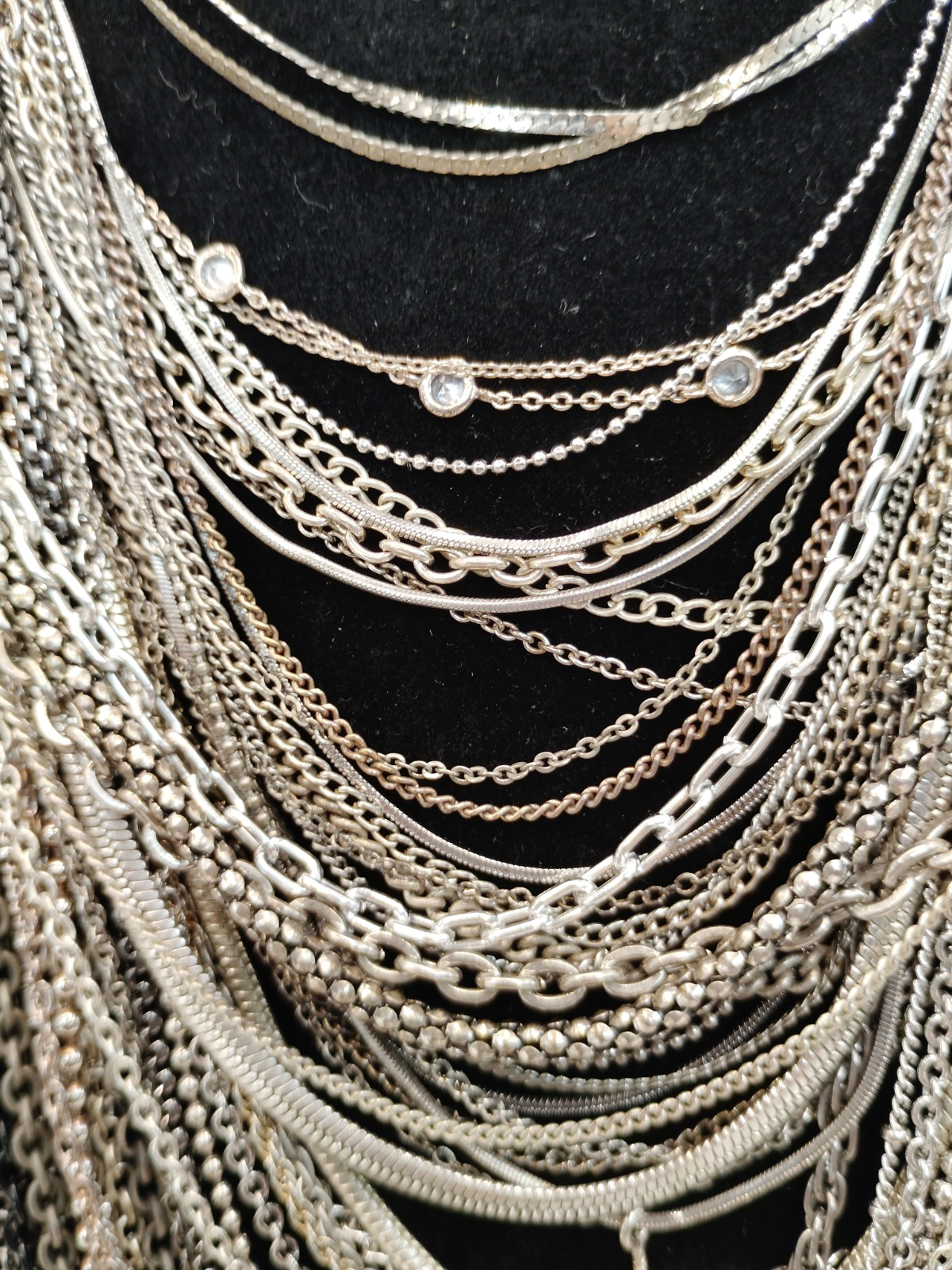 119 Pcs – Gold/Silver/Black Toned Chain Necklaces/Bracelets/Anklets 1.88lbs #685
