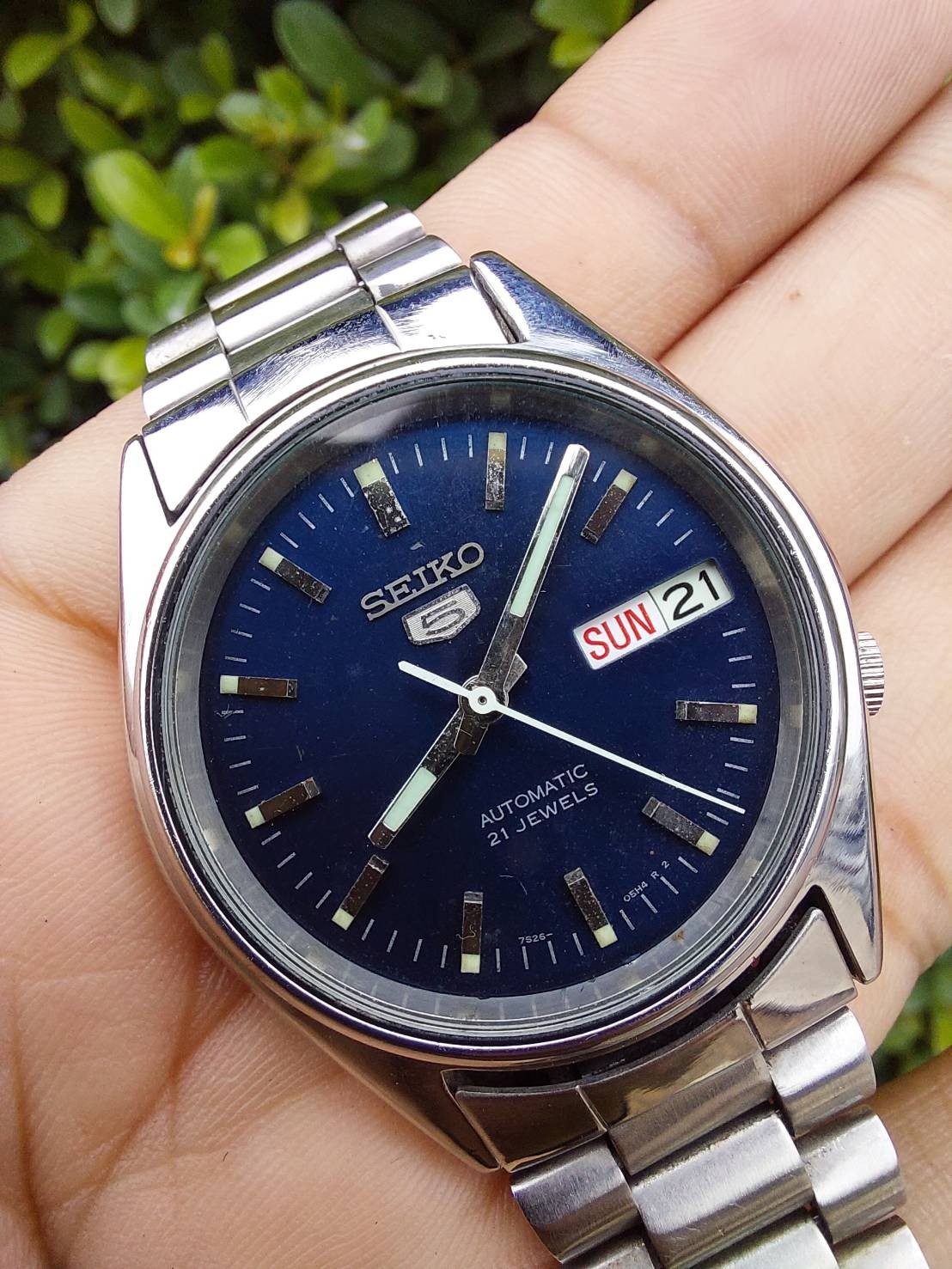 Vintage Seiko 5 Automatic Dark Blue Dial with Exhibition Caseback Mens Watch