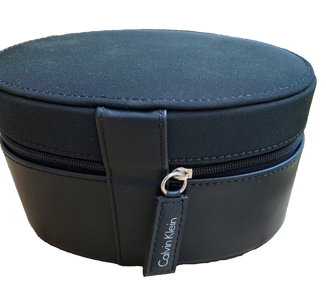 CALVIN KLEIN – BLACK FAUX LEATHER / FABRIC OVAL JEWELRY BOX – 6″ x 4″ x 3 1/2″