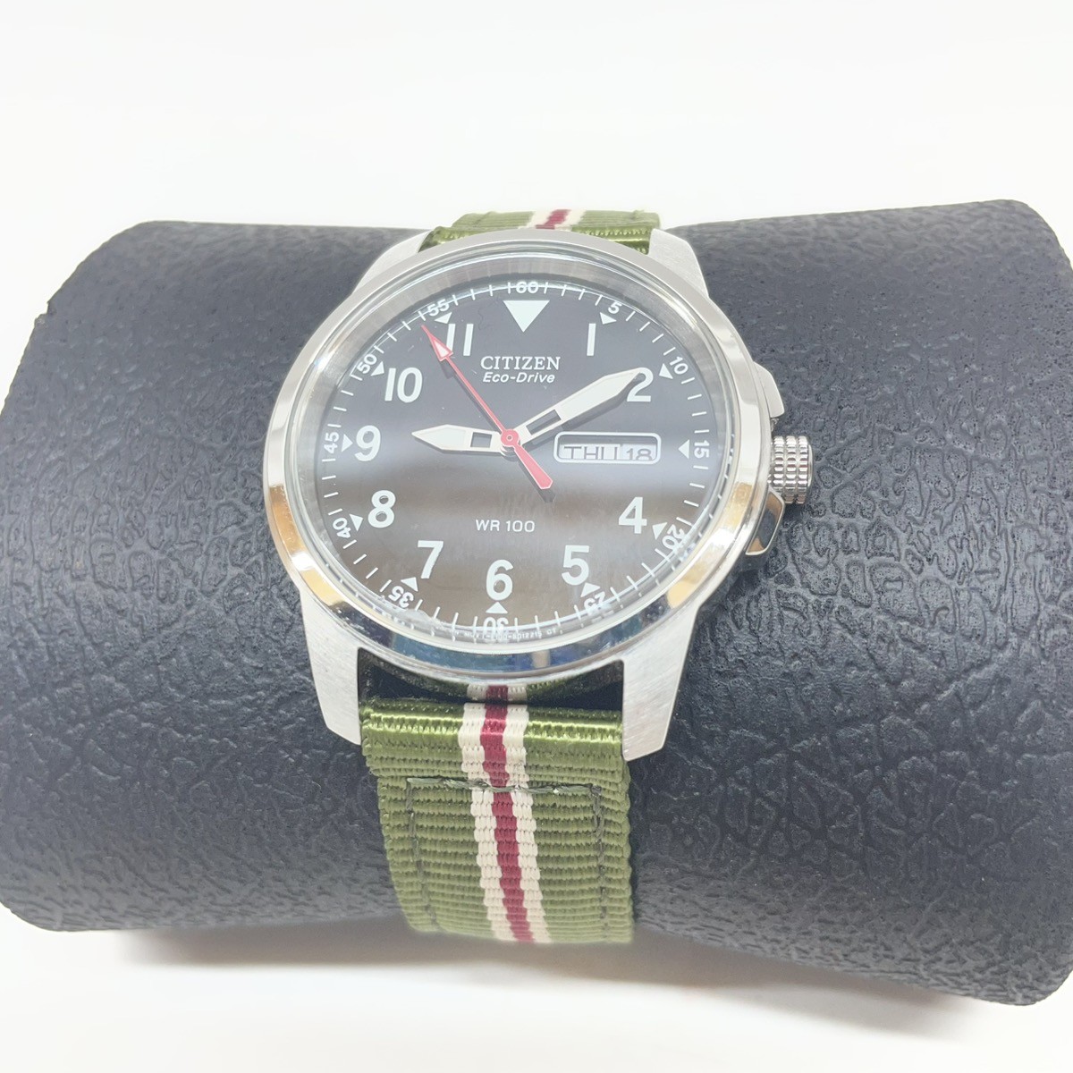 CITIZEN ECO-DRIVE WR100 DAY DATE FIELD WATCH NATO STRAP BLACK DIAL (CMP124188)
