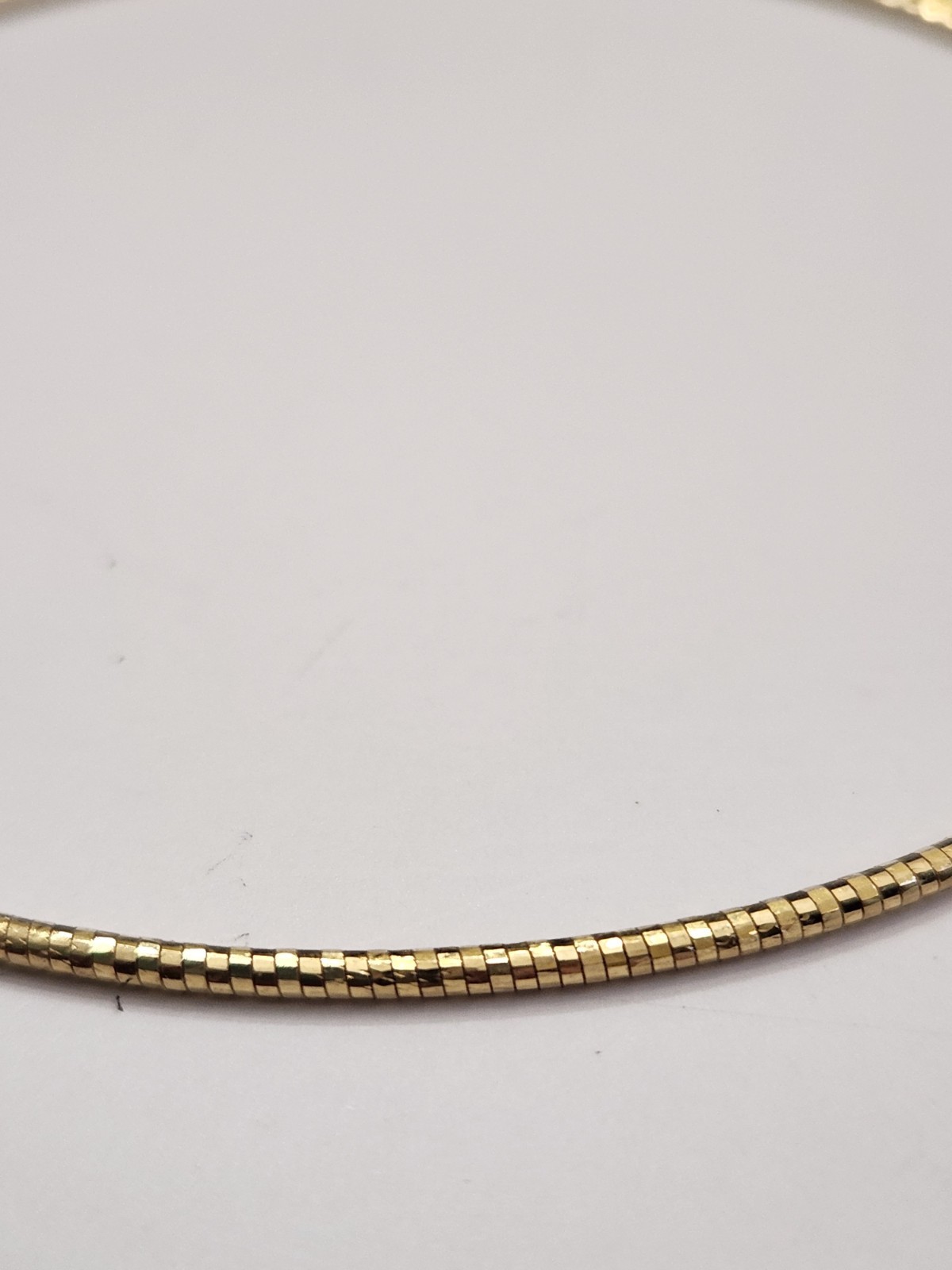 14k Y gold Diamond Cut Flexible Omega Choker 15 3/4″ Lobster Claw 7 Grams