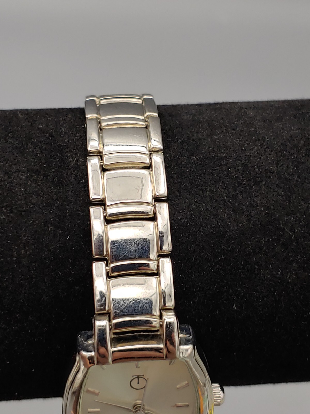 WOMEN’S Silver Toned Silver Dial Watch Minimalist 24mm Sz. 7.25in Quartz New Bat
