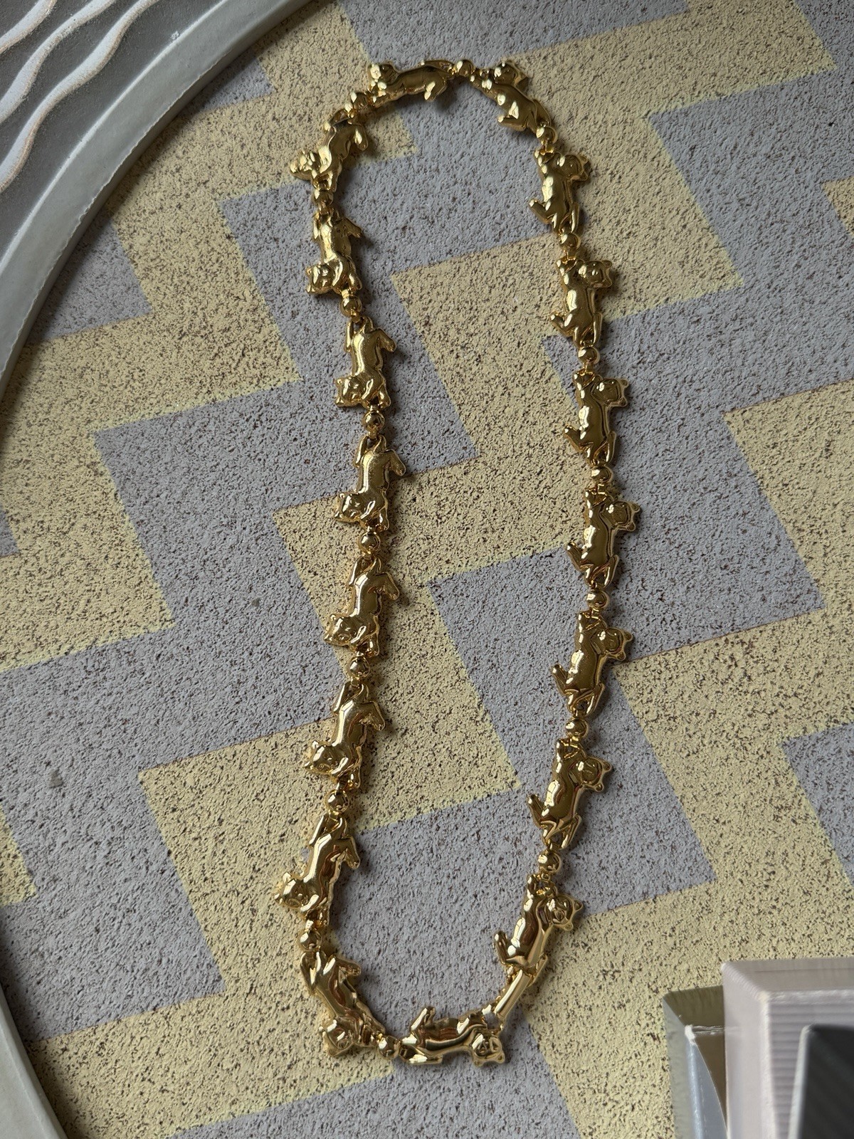 AVON Necklace Cat Kitten With Yarn Ball Link Necklace Shiny Retro Vintage 1980s