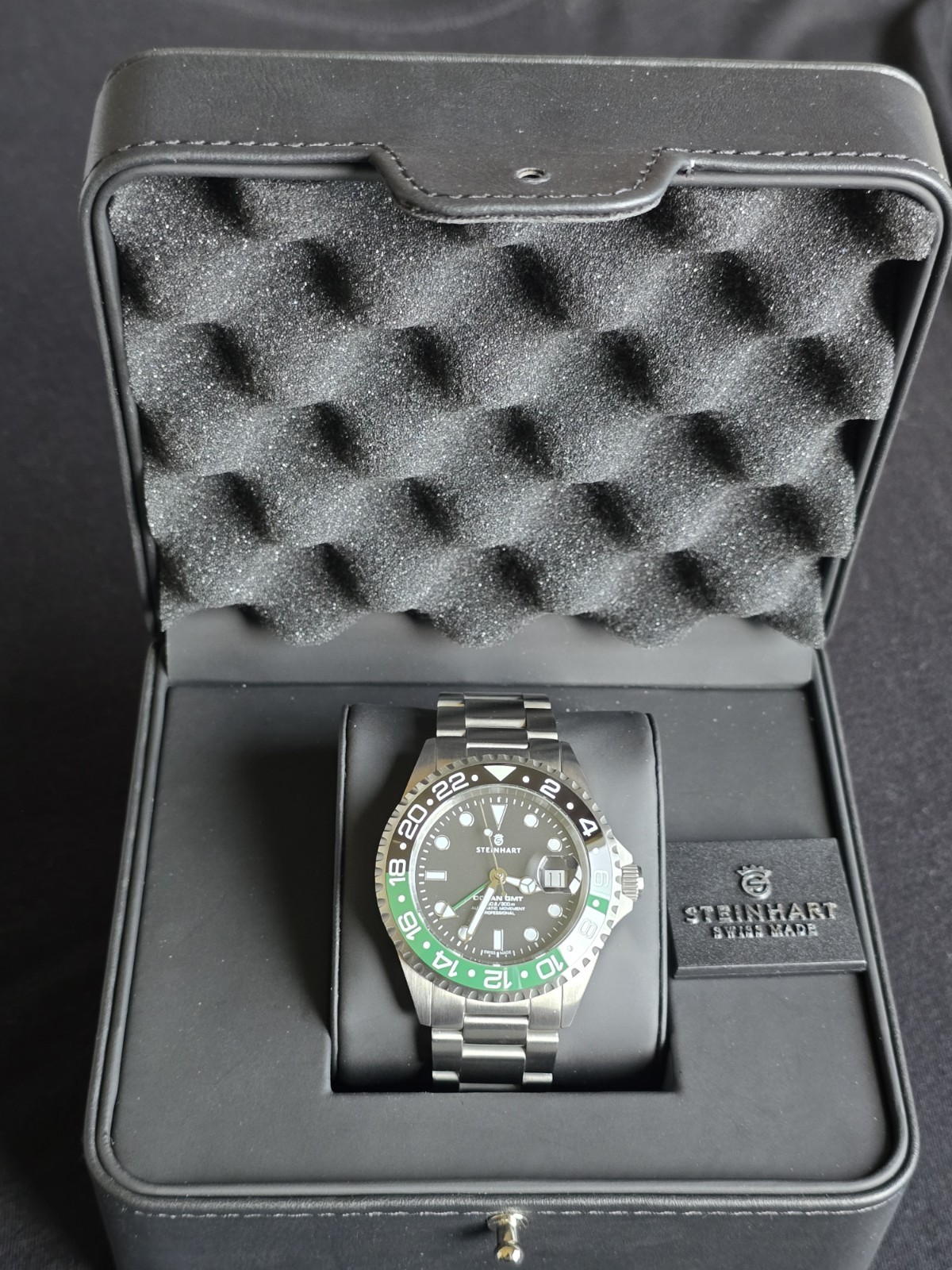 Steinhart Ocean One GMT Micro Adjust Clasp Green/Black Ceramic Bezel 42mm
