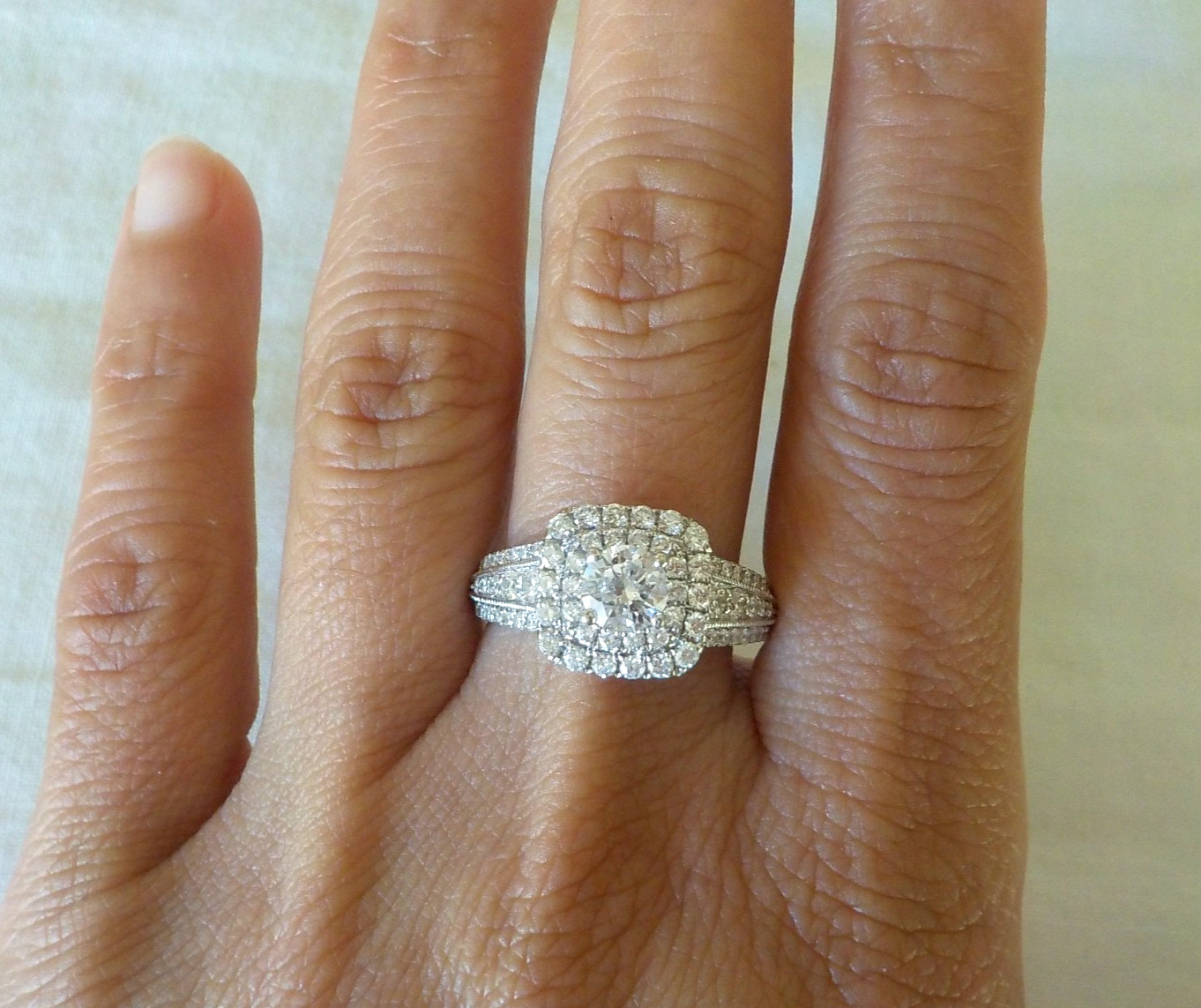 Dazzling 14K White Gold 0.55c Solitaire Diamond Halo Ring -5.84 gm, Sz 8, 1.29ct