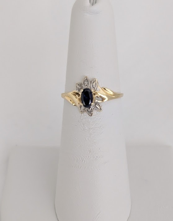 Sapphire & Diamond Ring 10K Gold 1.8 Grams Retail Price $799 Make Me An Offer!
