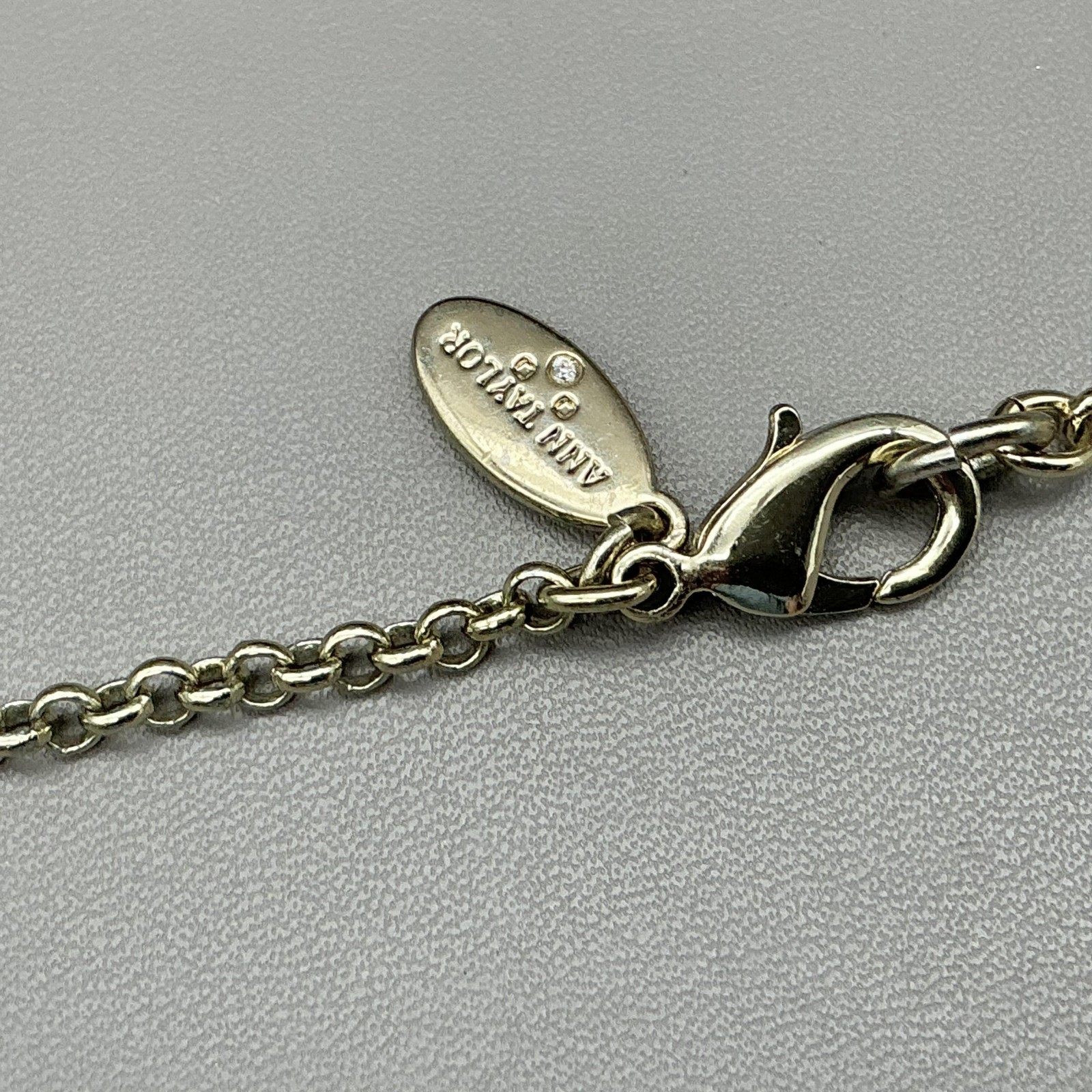 Ann Taylor Necklace Station Bead Glass Oval Gold Tone Multi Jewelry 26 Inch
