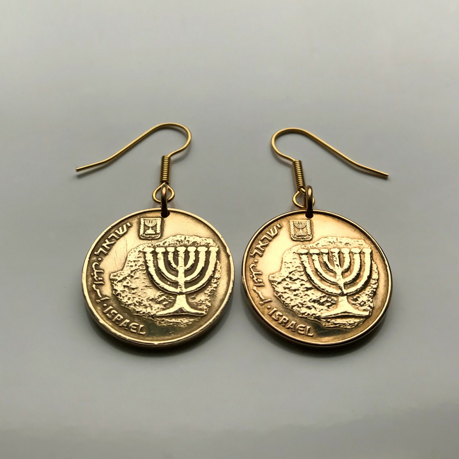 Israel 10 Agorot coin earrings Jewish menorah Hanukkah Jerusalem Tel Aviv 000188