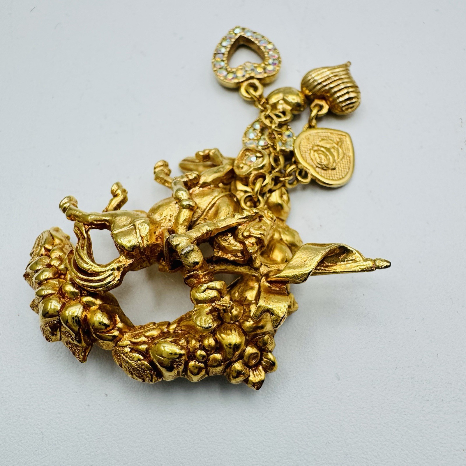 VTG Kirks Folly Sir Lancelot Knight Horse Brooch Pin Gold Tone Heart Dangle