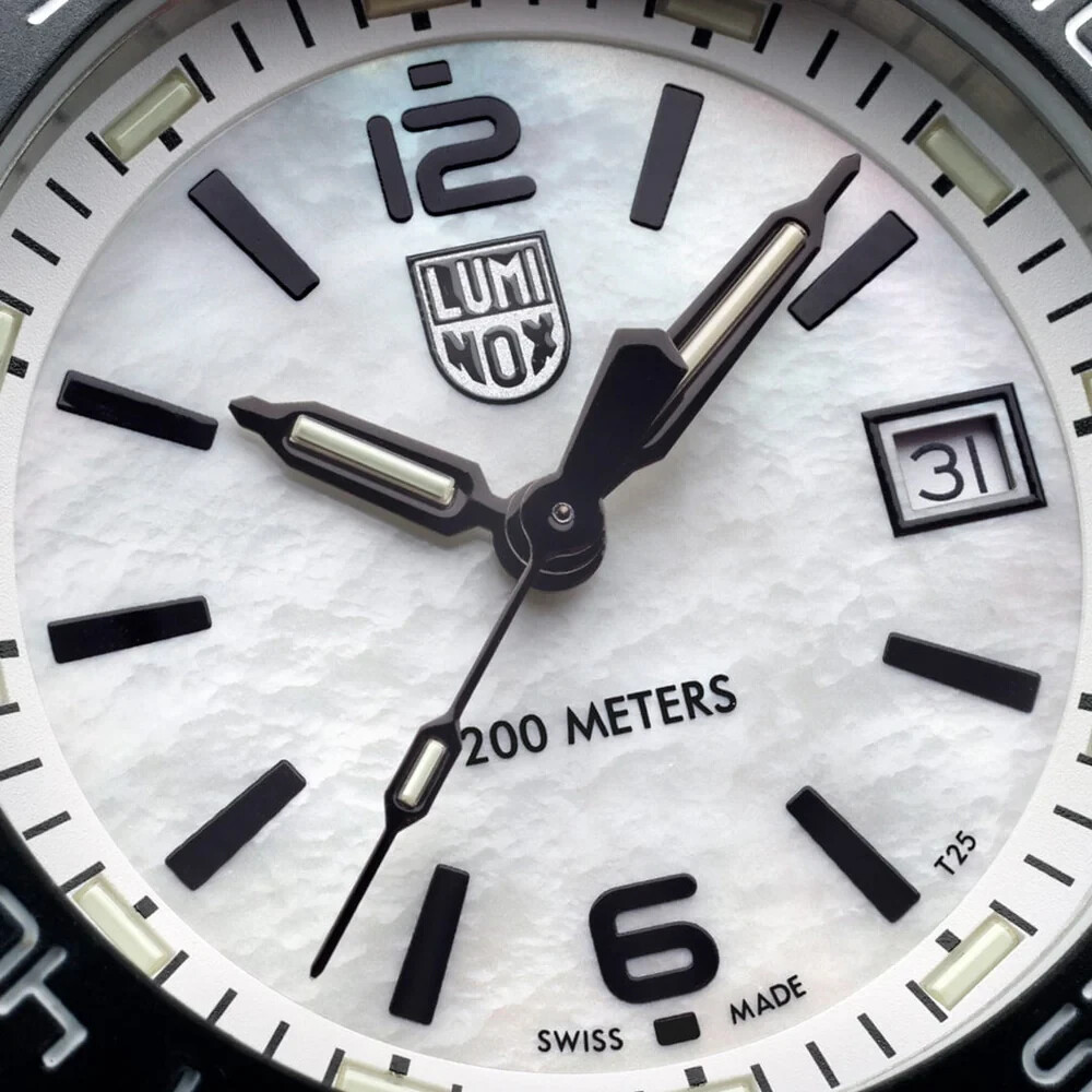 New Luminox XS.3126M Pacific Diver S.Steel White Mother Of Pearl Dial 39mm Watch