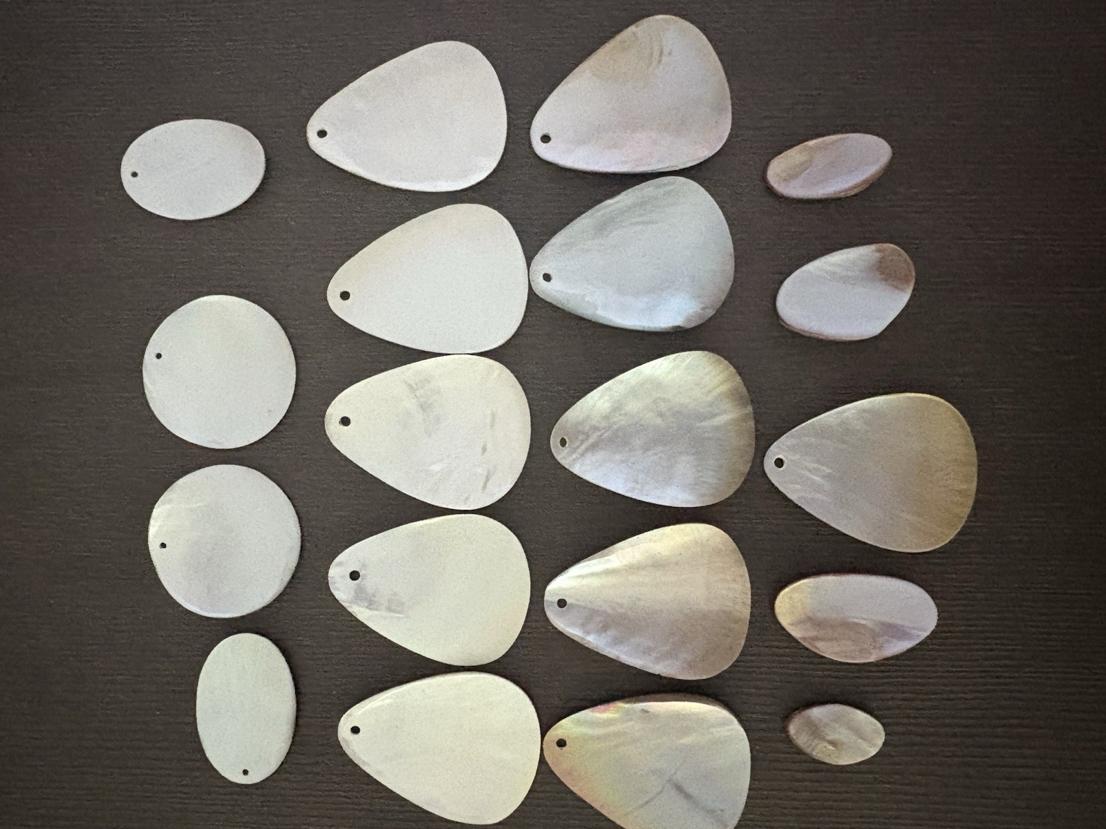 Large Mother Of Pearl Drops Pendants In Diff Sizes And Colors 19 Total Read Info