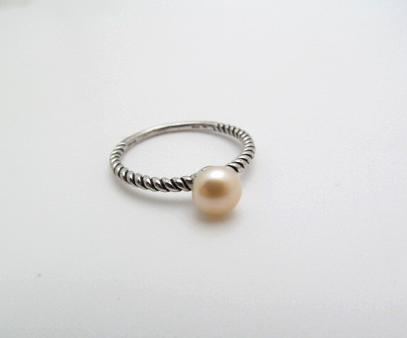 925 Sterling Silver Iridescent Pink Cultured Pearl Twist Band Ring Size 9