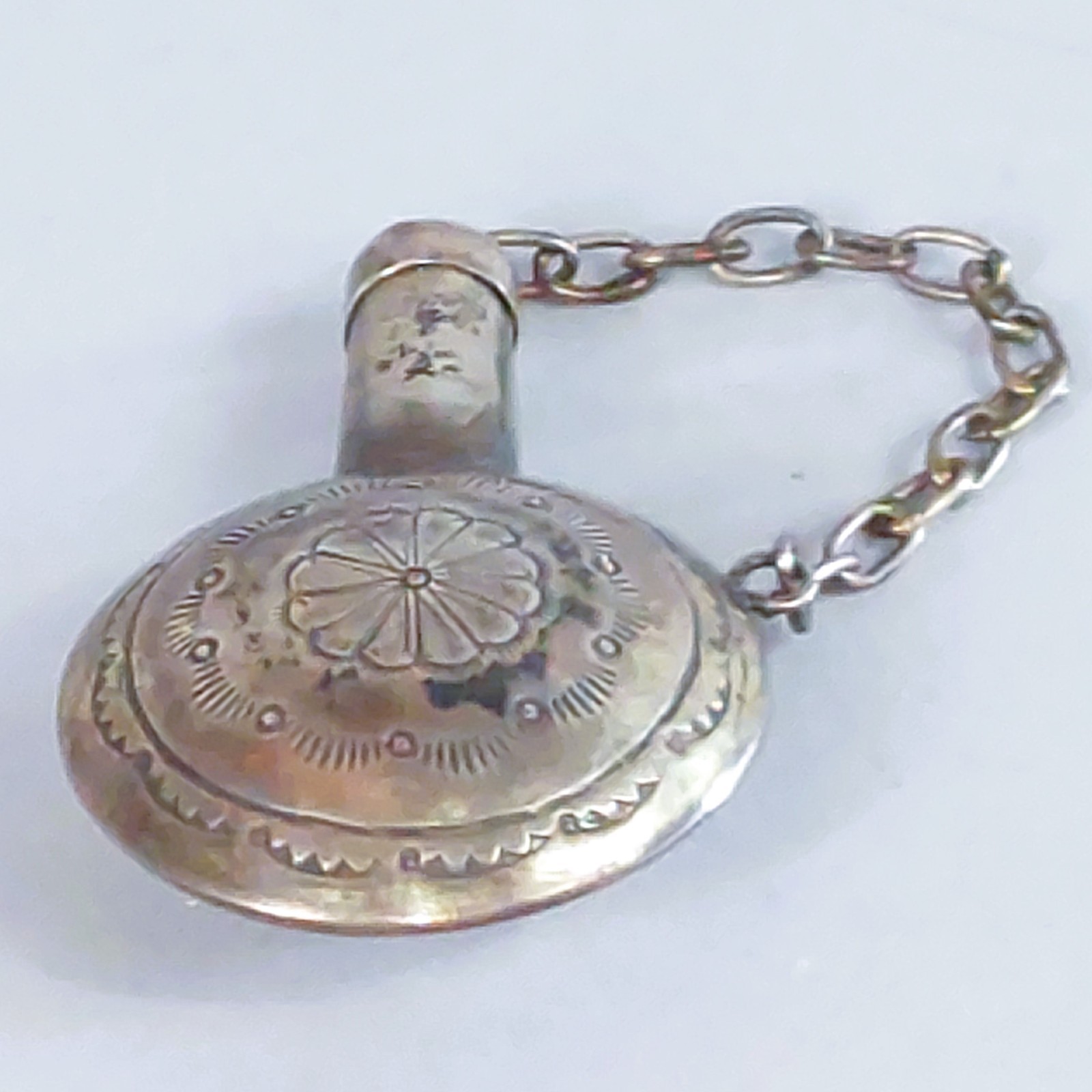 Vintage Navajo STERLING SILVER NAVAJO CANTEEN flask tobacco -2.5/8″ Tall