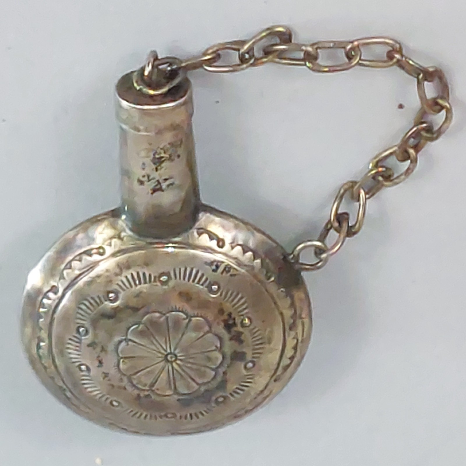 Vintage Navajo STERLING SILVER NAVAJO CANTEEN flask tobacco -2.5/8″ Tall