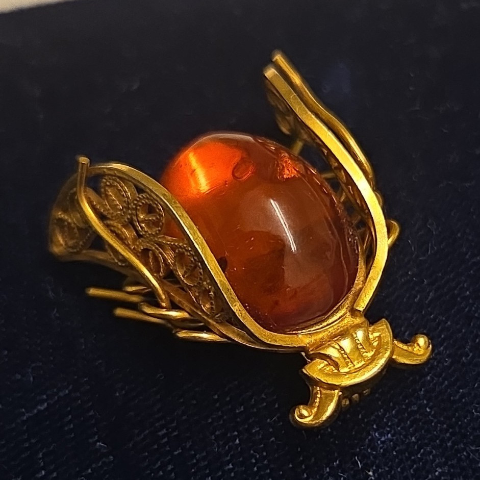 12 K Gold Tone Bee/Insect Brooch Pin, Orange Cabochon Bezel Set