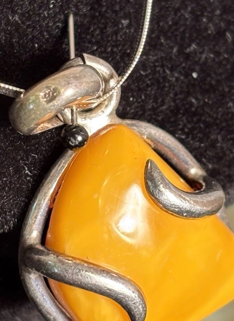 Vintage 925 Sterling Butterscotch Egg Yolk Amber Pendant 17” Silver Necklace 9g