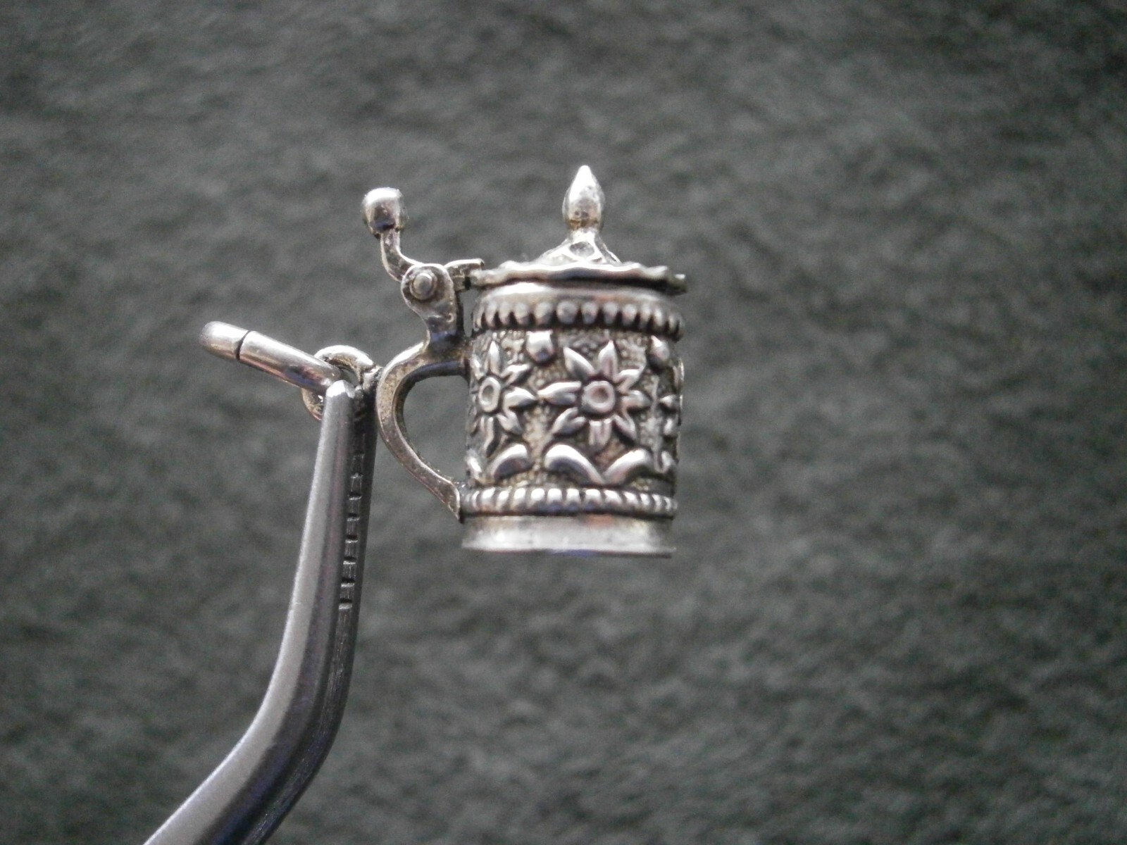 Opening Beer Stein Edelweiss Design Vtg 835 Silver Bracelet Charm Pendant 3.0g