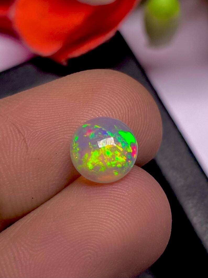 Fire Ethiopian Opal Cabochon: Round Multi-Fire Gemstone (8x8x3.60-MM)