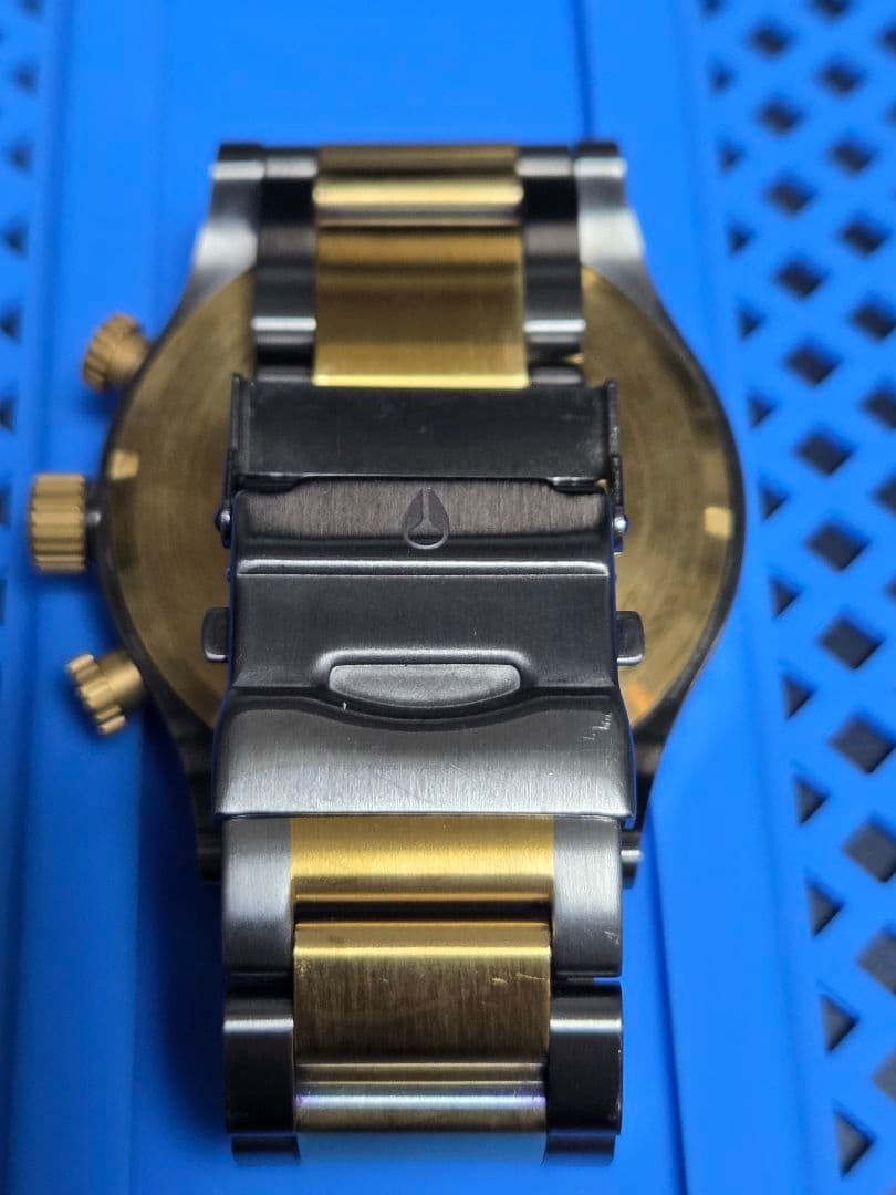Nixon The 51-30 Chrono Gold Black Watch Needs Battery 16.5 cm