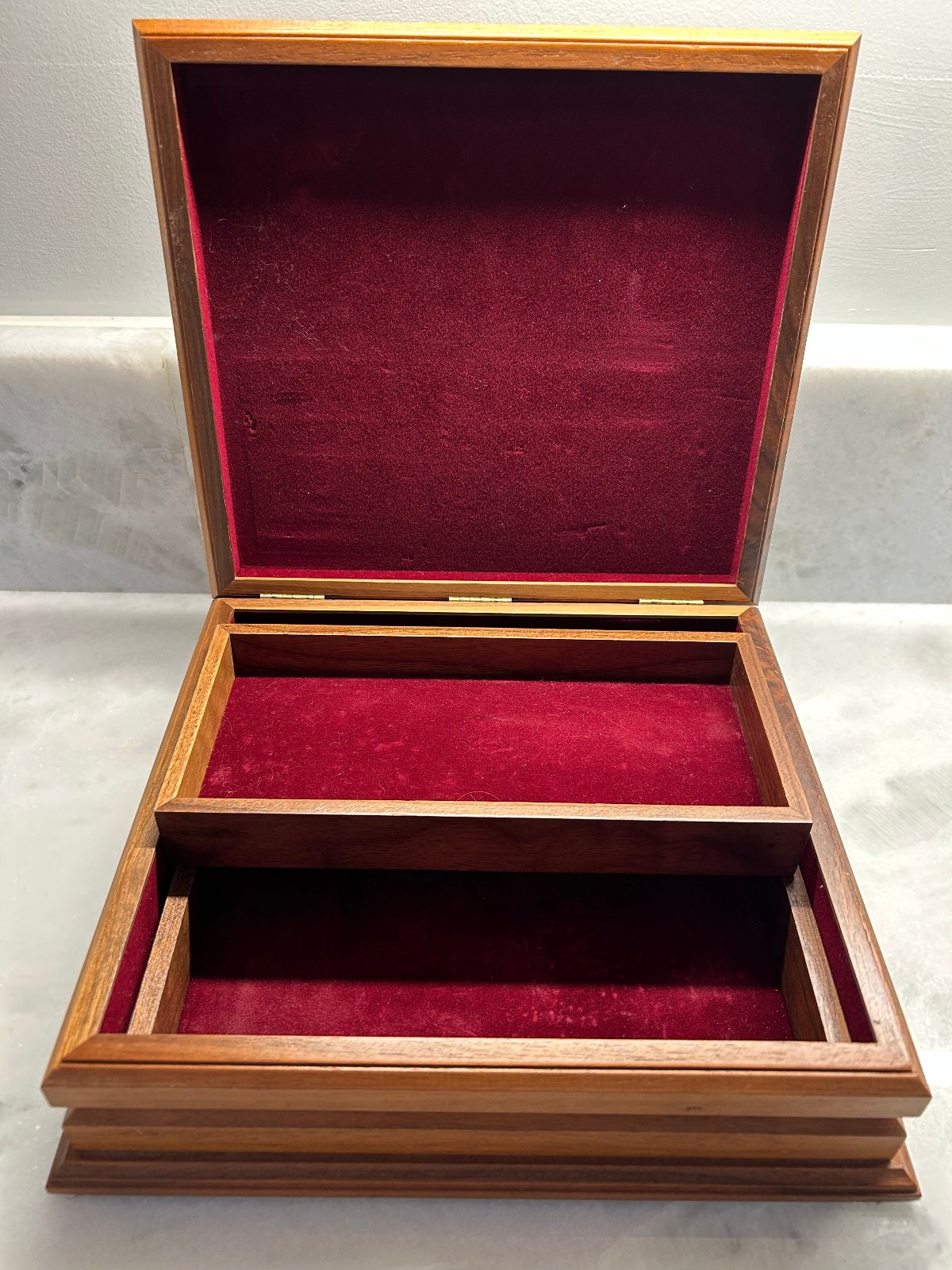 Men’s Walnut Jewelry Box, 10-1/2″ x 9″ x 3-1/2″,
