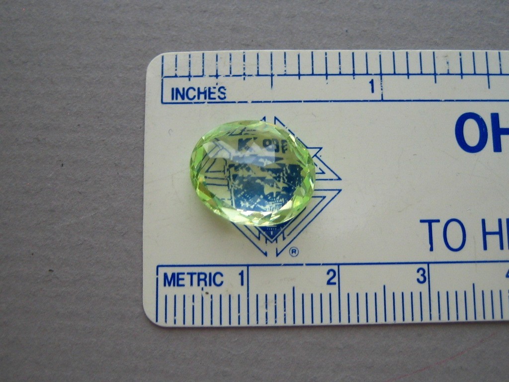 4,50 CARAT OVAL CUT SYNTHETIC GREEN AMETHYST – LOOSE STONE