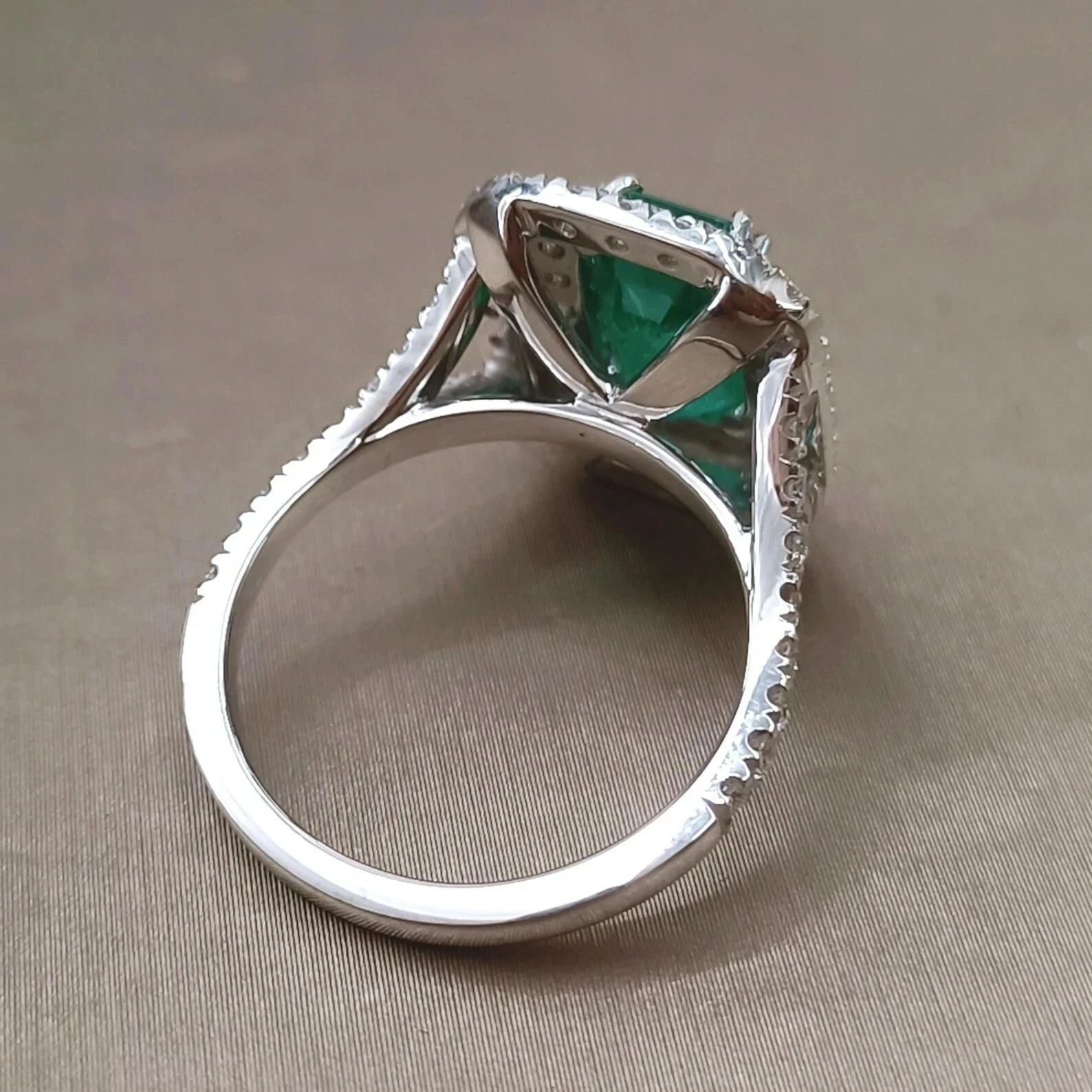 5.50 Ct Emerald Natural Emerald & Diamond Wedding Ring 14K White Gold