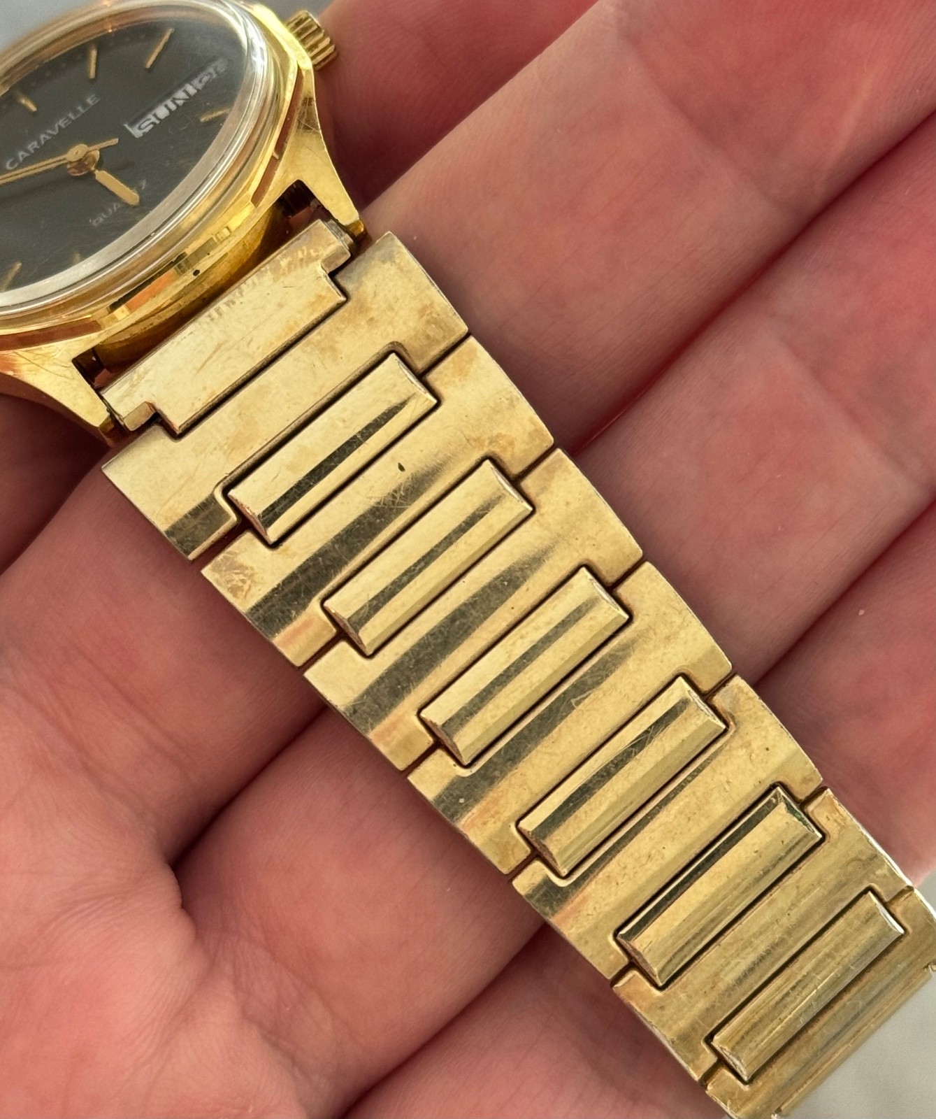 Vintage 1983 Caravelle (by Bulova) Day/Date Quartz Watch w/Box & Cushion – RUNS!