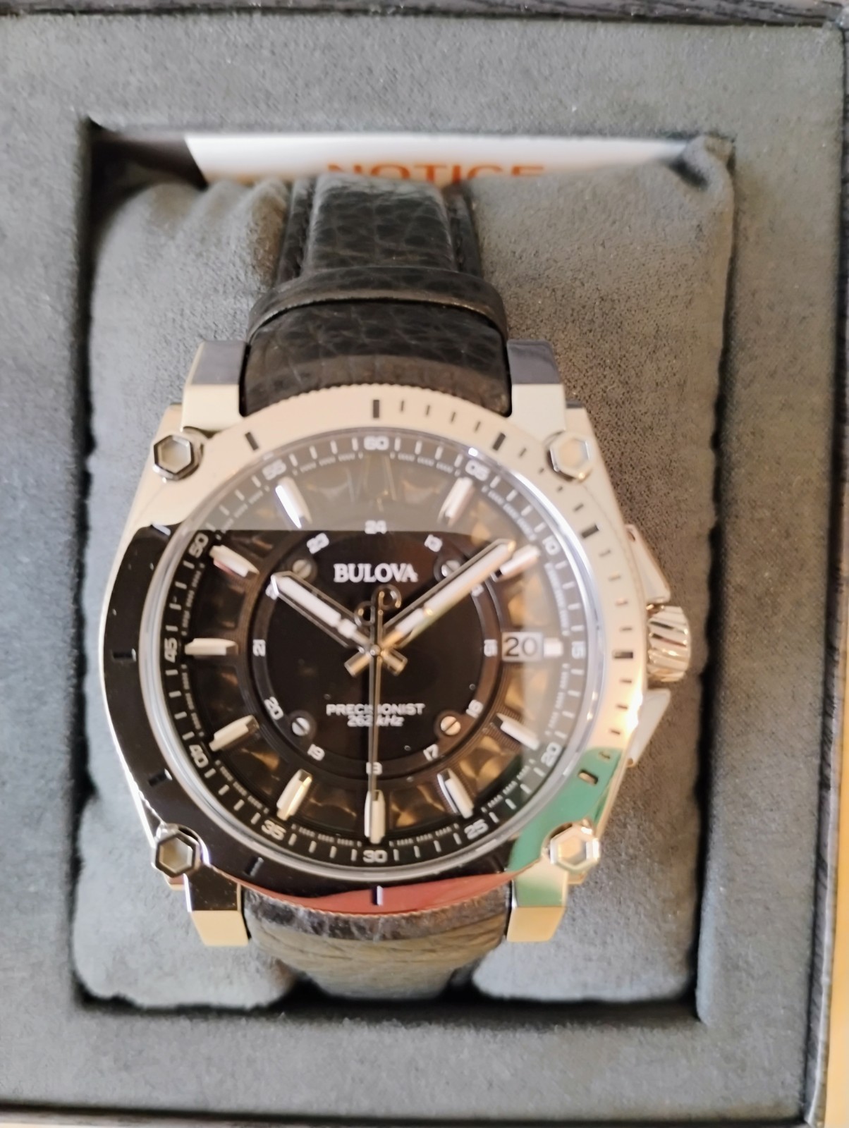 Bulova Precisionist (96B416) 262kHz Men’s Watch, Gray Dial, Sapphire Crystal