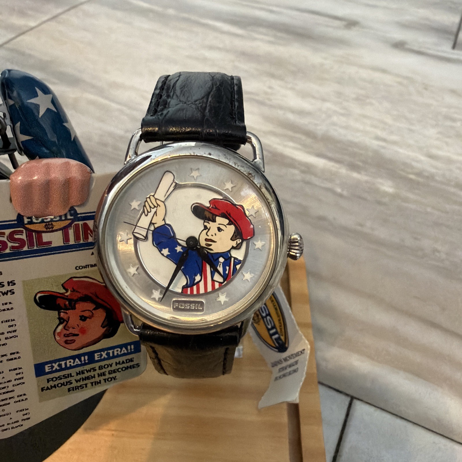 Vintage Fossil LE9490 Limited Edition News Boy Wind Up Tin Toy Set Watch A3