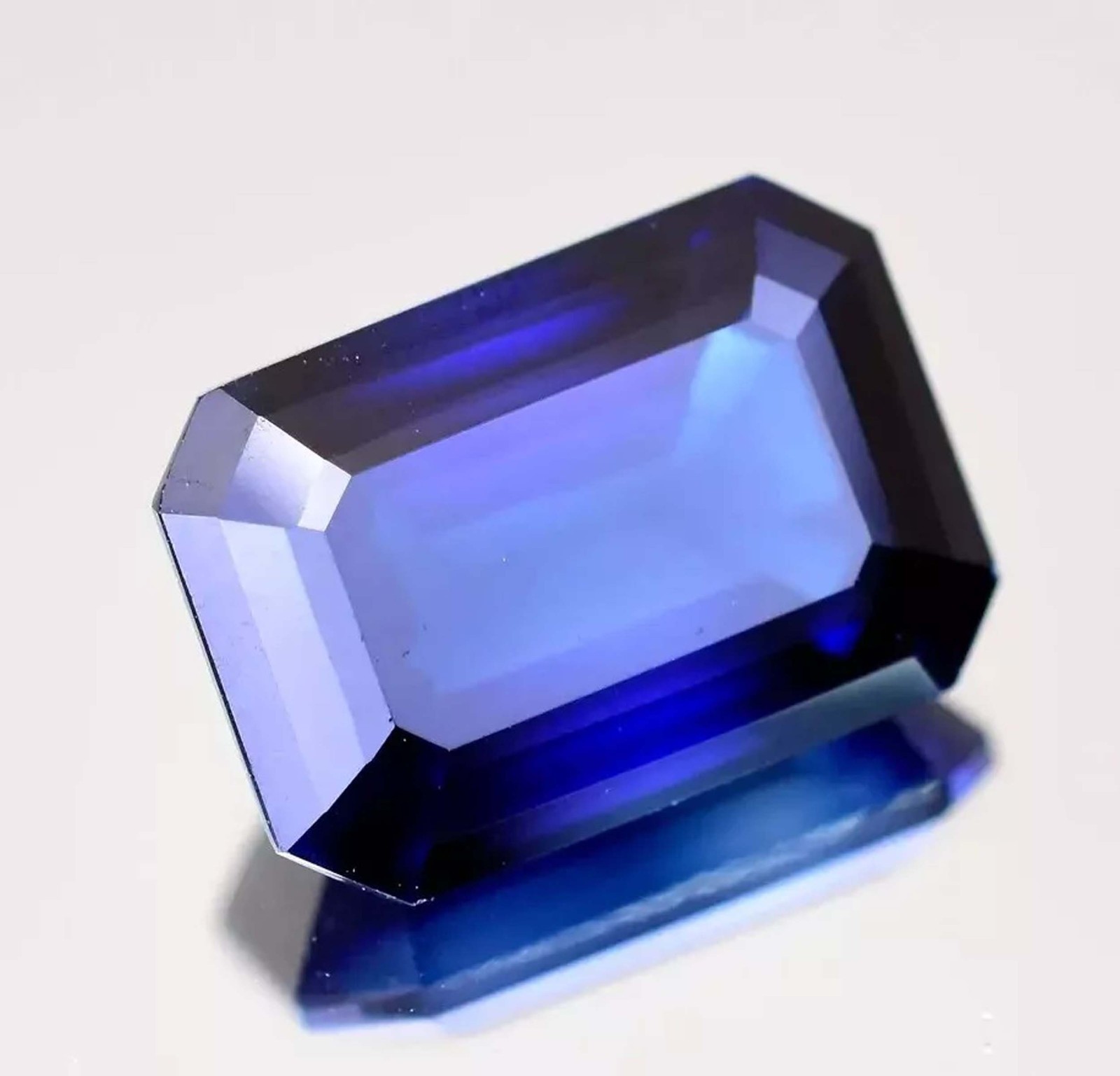 10.00 Carat Natural Blue Sapphire Emerald Cut IGL Certified Loose Gemstone D26