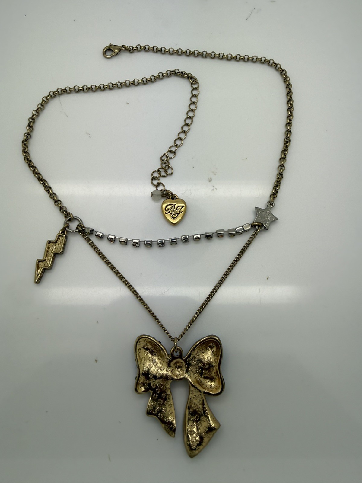 BETSEY JOHNSON HEAVENS TO BETSEY BLUE PAVE CRYSTAL Necklace Bolt & Bow 14-18” H9