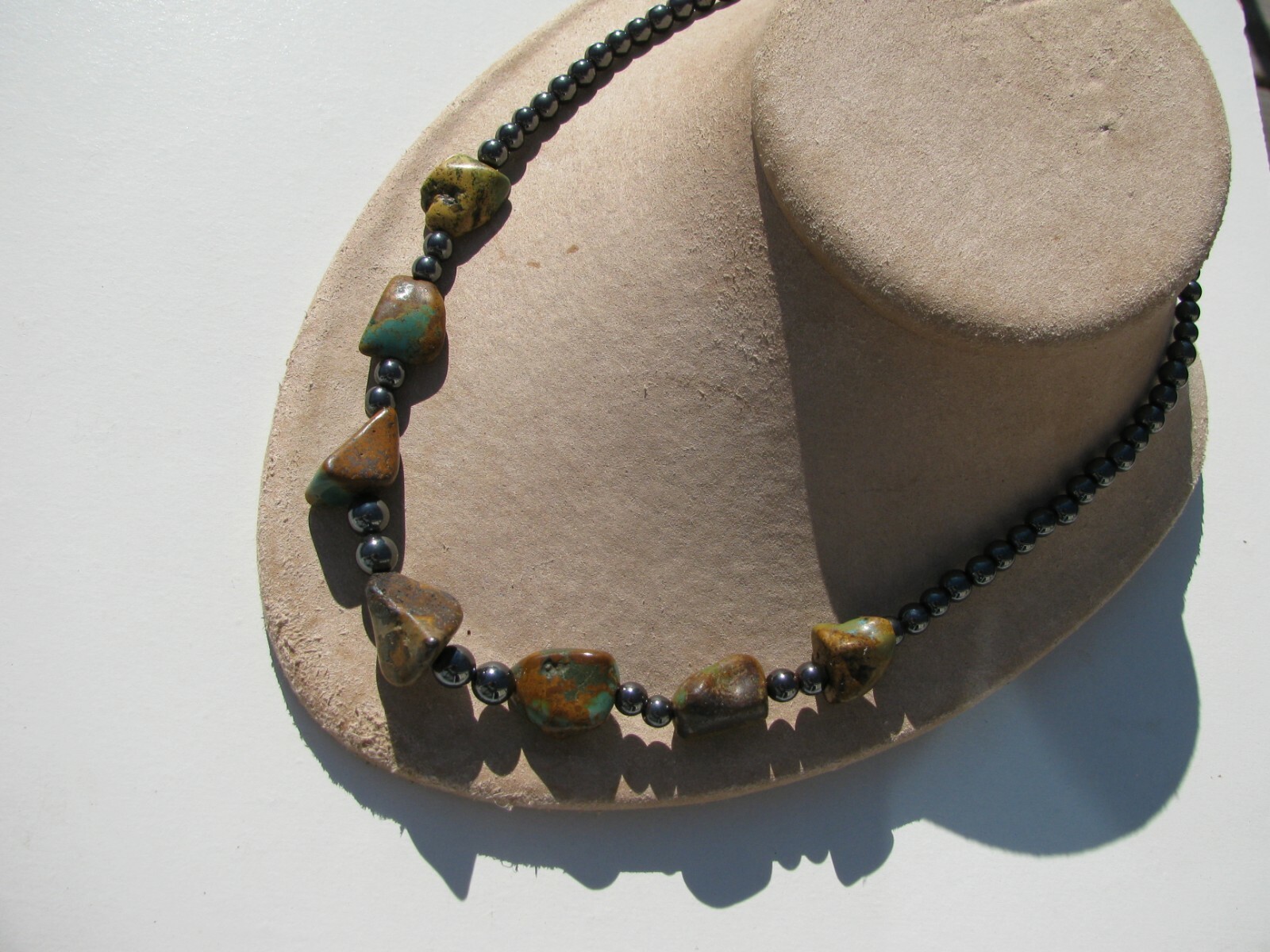 VTG. UNISEX RARE CHUNKY GREEN BLUE BROWN TURQUOISE 18MM. HEMATITE BEAD NECKLACE