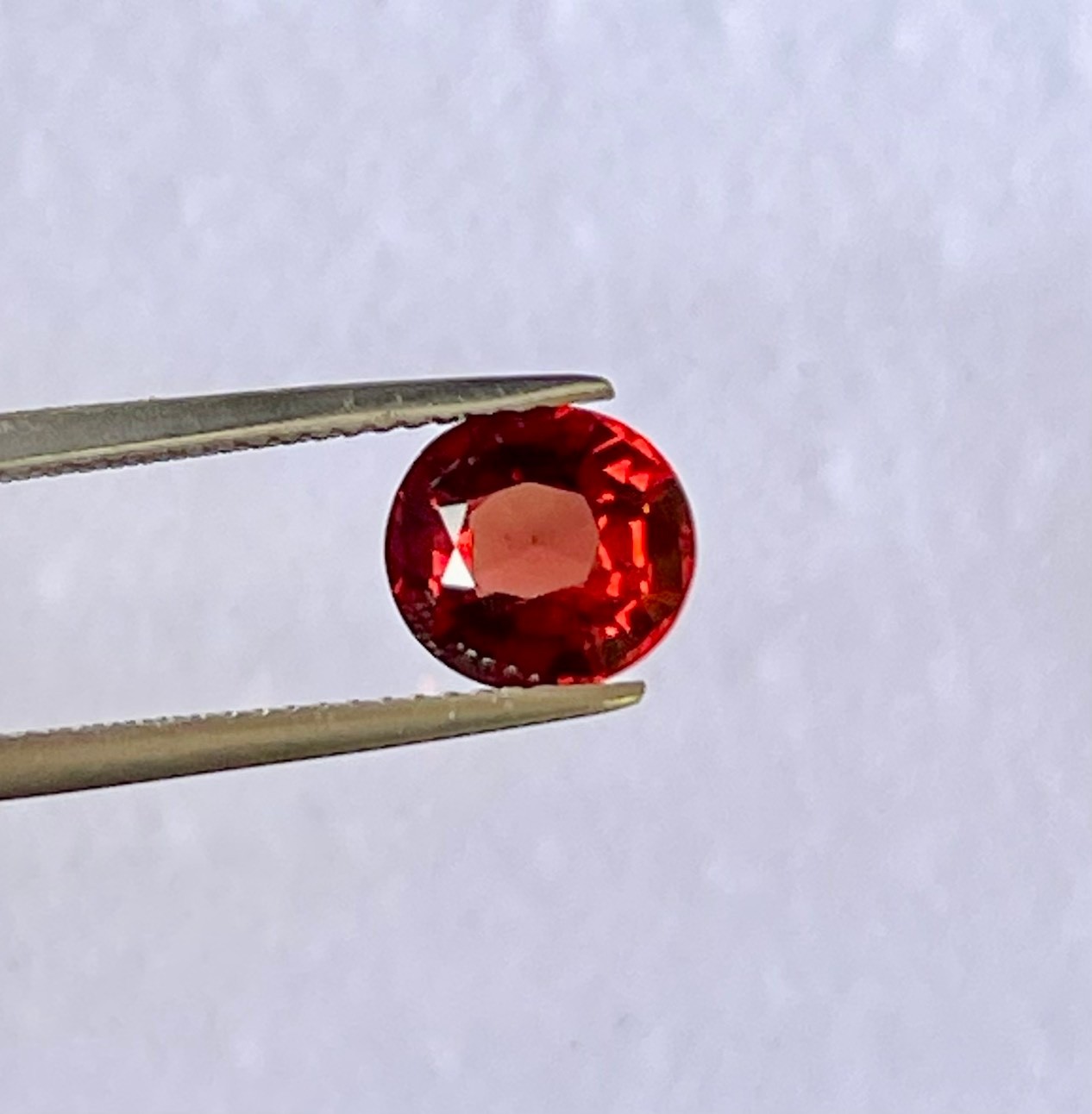 Natural 100% VVS 2.84 ct 8.4×7.8×5.2 mm Oval Orange Gamet Mozambique, Africa