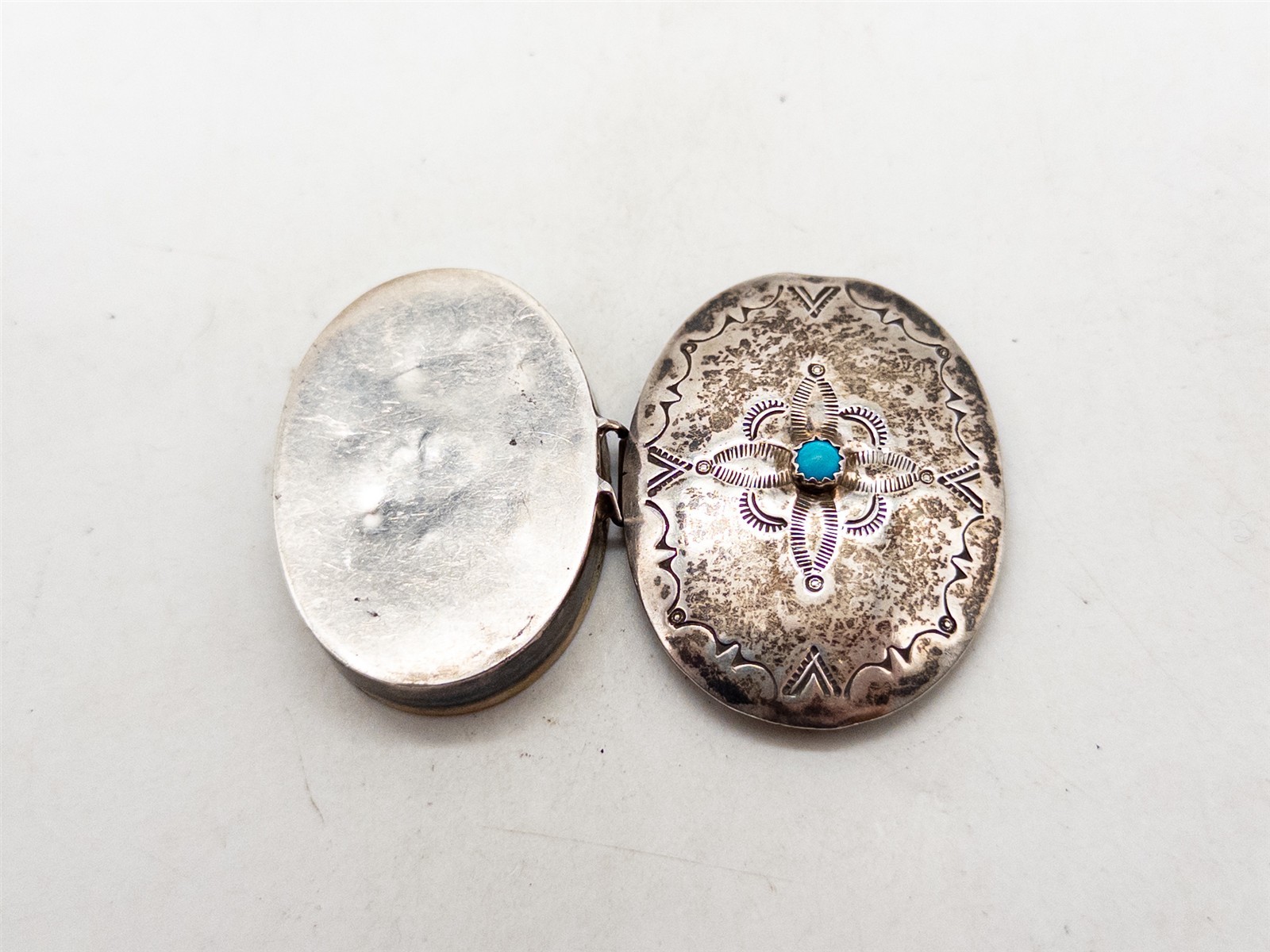 Signed Jeffrey Castillo $600 Natural Turquoise Sterling Silver PILL BOX Opens