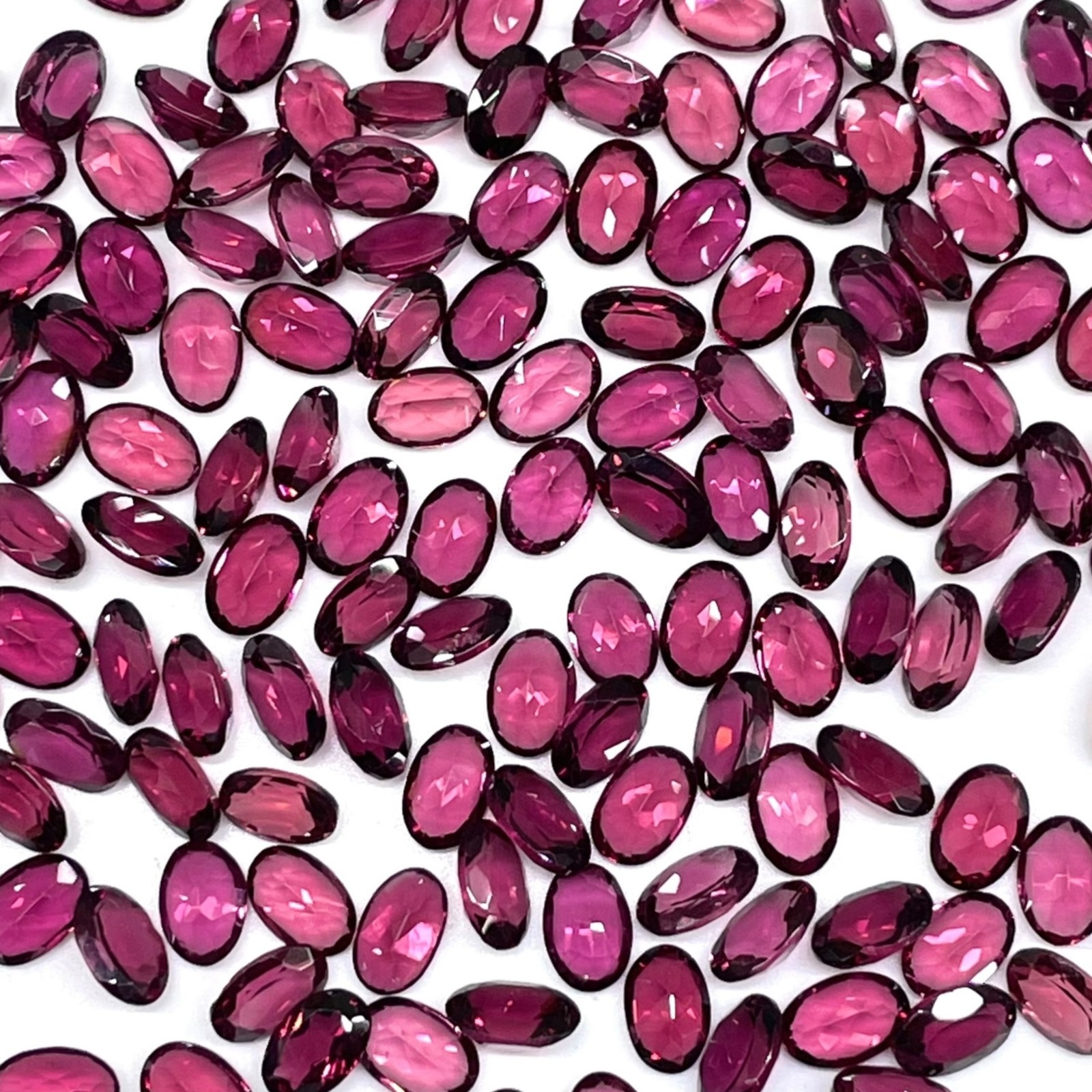 25 Pcs Natural Rhodolite Garnet 6x4mm Oval Cut Loose Untreated Gemstones Lot