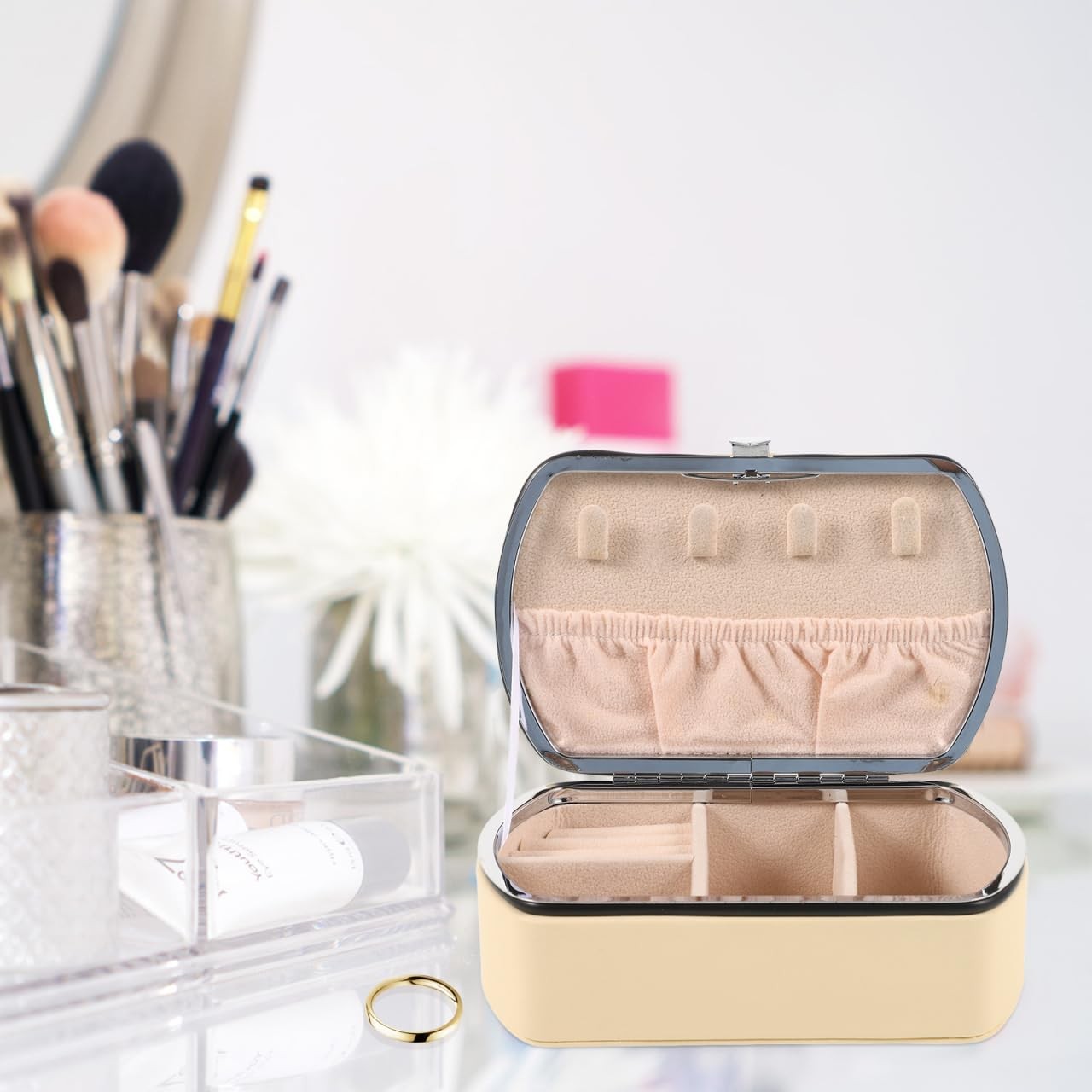 FRCOLOR Travel Jewelry Box Small Case 14.20X8.50X5.00CM, Beige