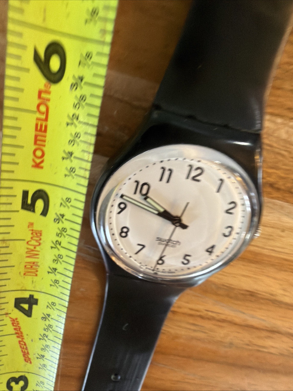 Vintage Swatch Watch LB153 “Something New” Ladies 25mm Black & White Swiss