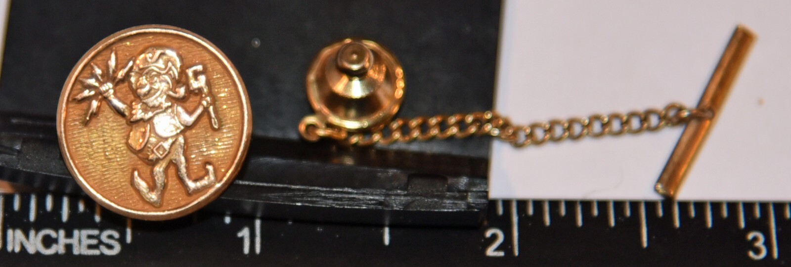 RARE 1/20 10K GF Tie Tack with Leprechaun holding lightning bolts & shillelagh