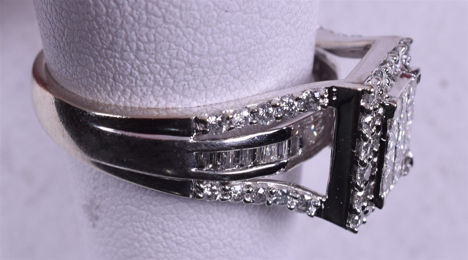 10K Diamond Illusion Ring Size 6.5 Approximately 1CT T.W. Princess Round Halo